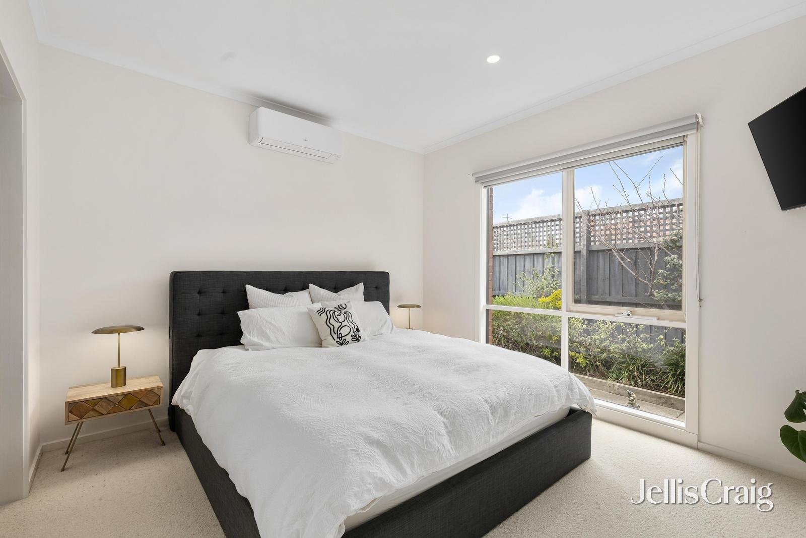 18b Cairnes Grove, Bentleigh image 5