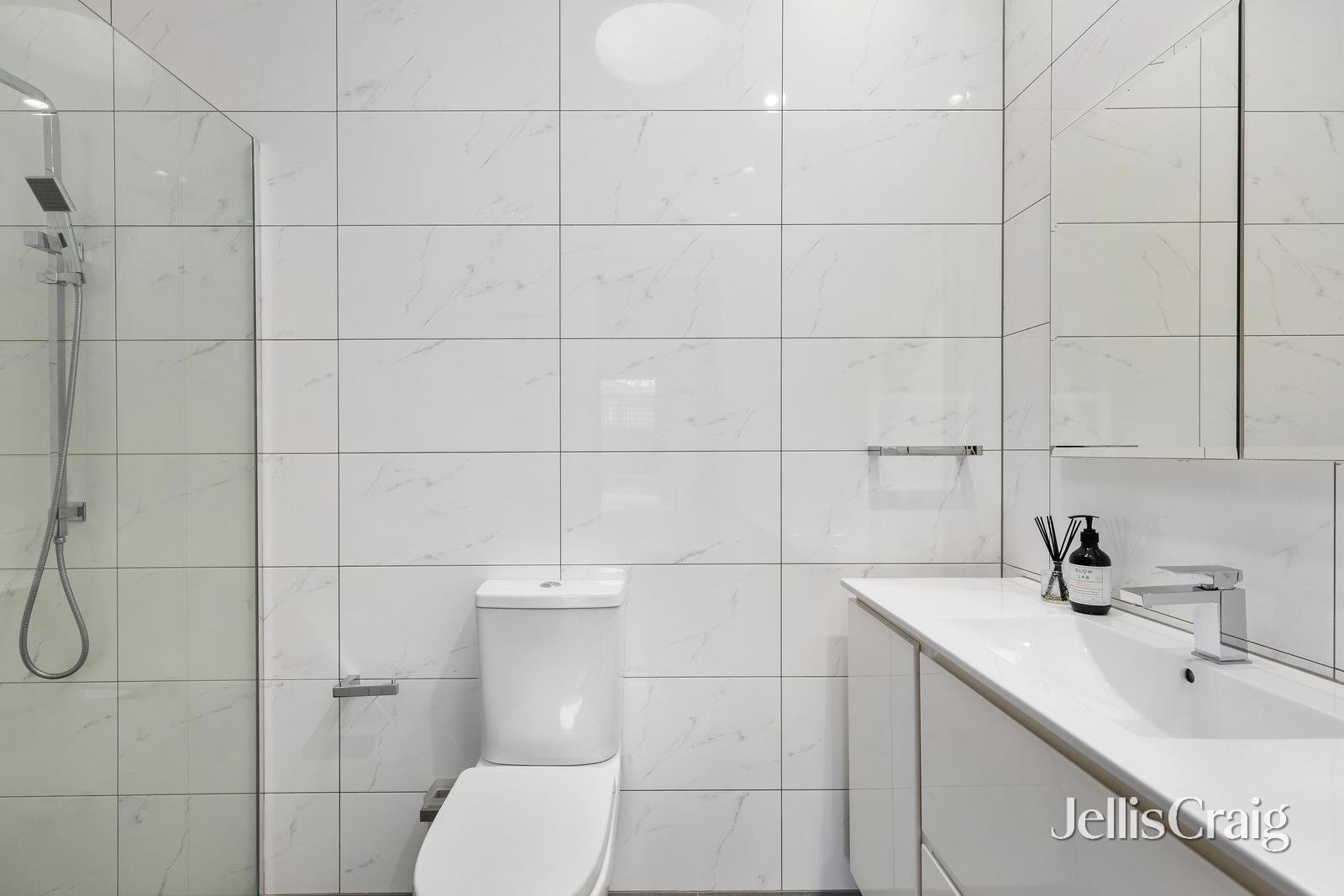 18b Cairnes Grove, Bentleigh image 9