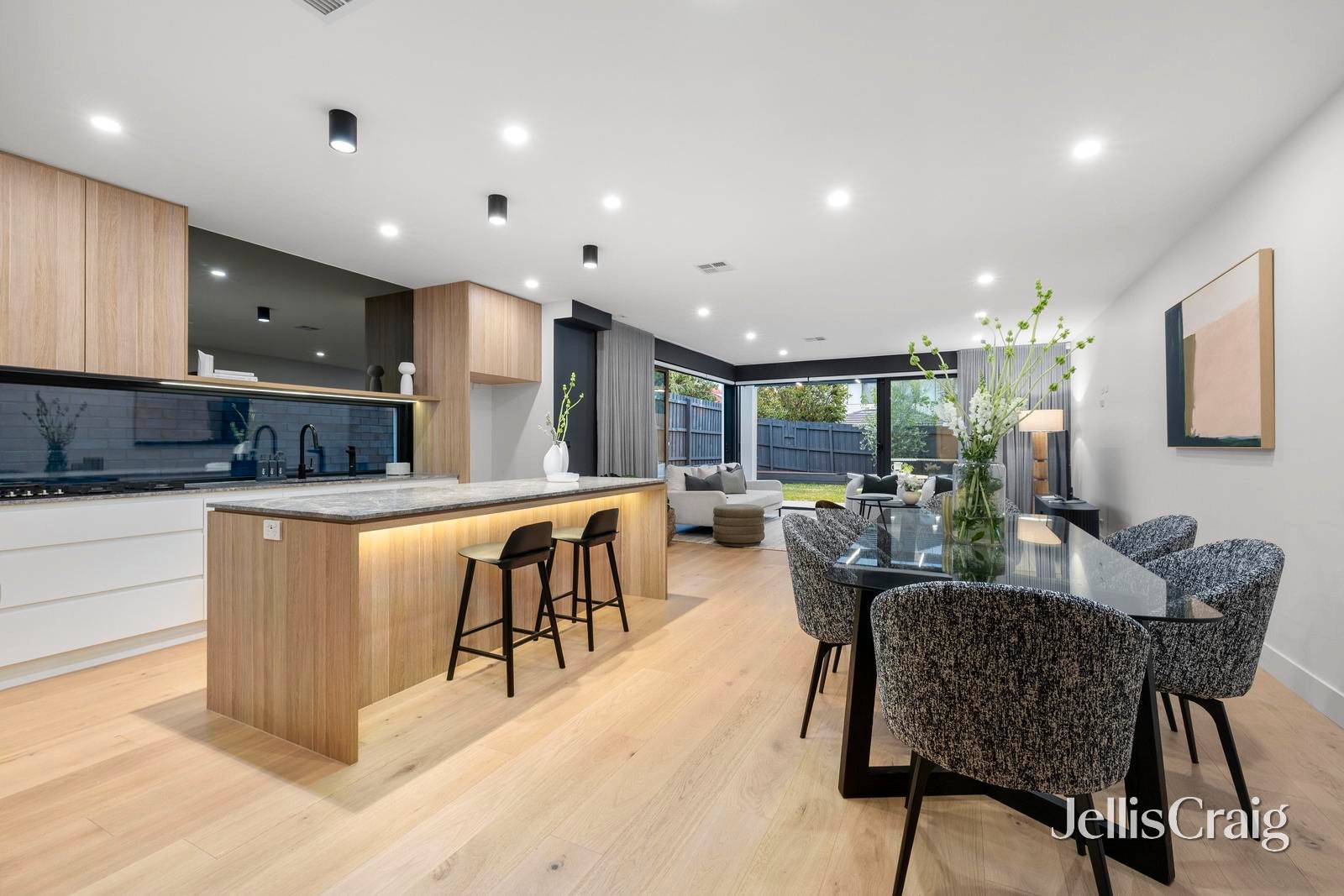 18b Lahona Avenue, Bentleigh East image 2