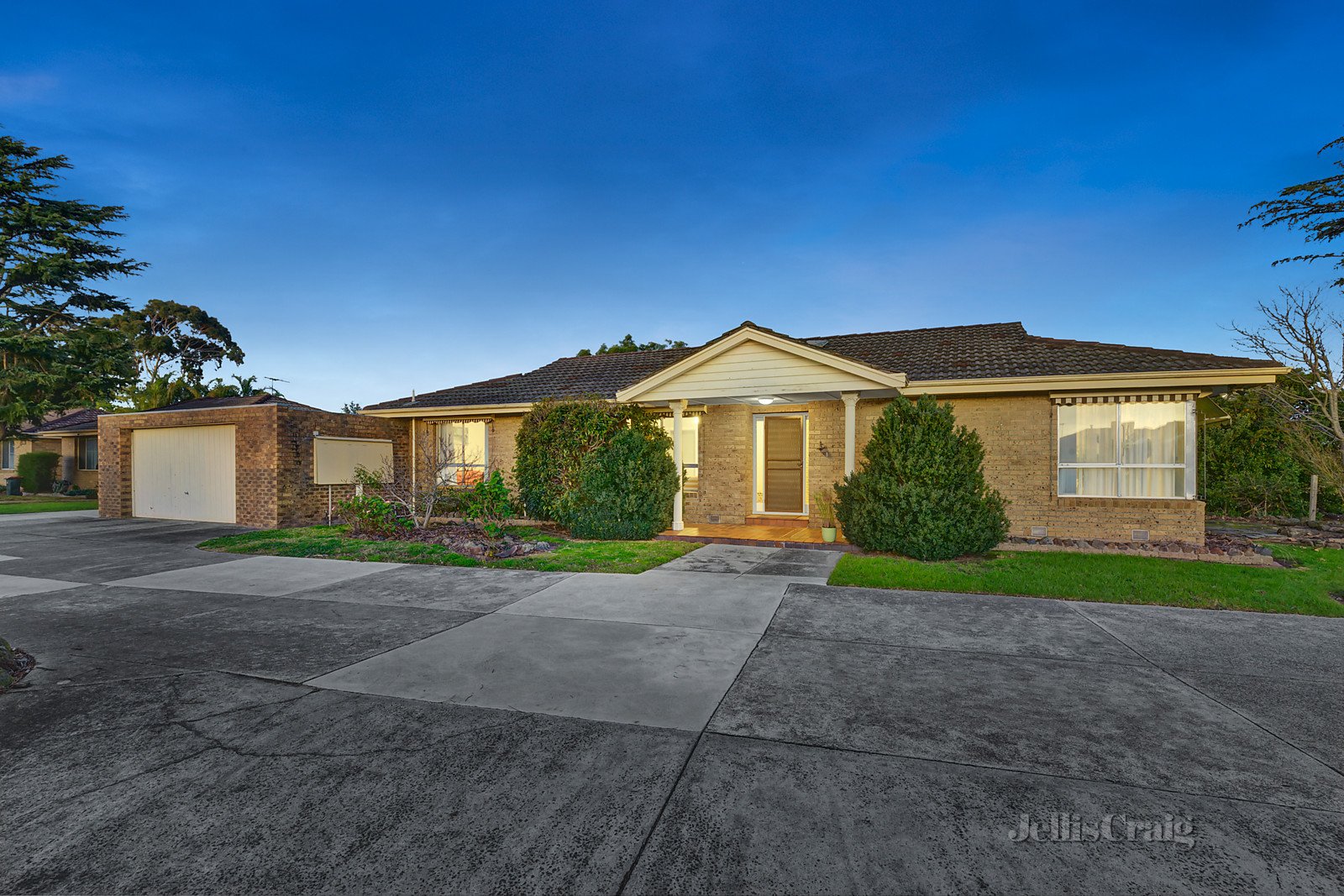 1/9-11 Bowen Road, Doncaster East image 1