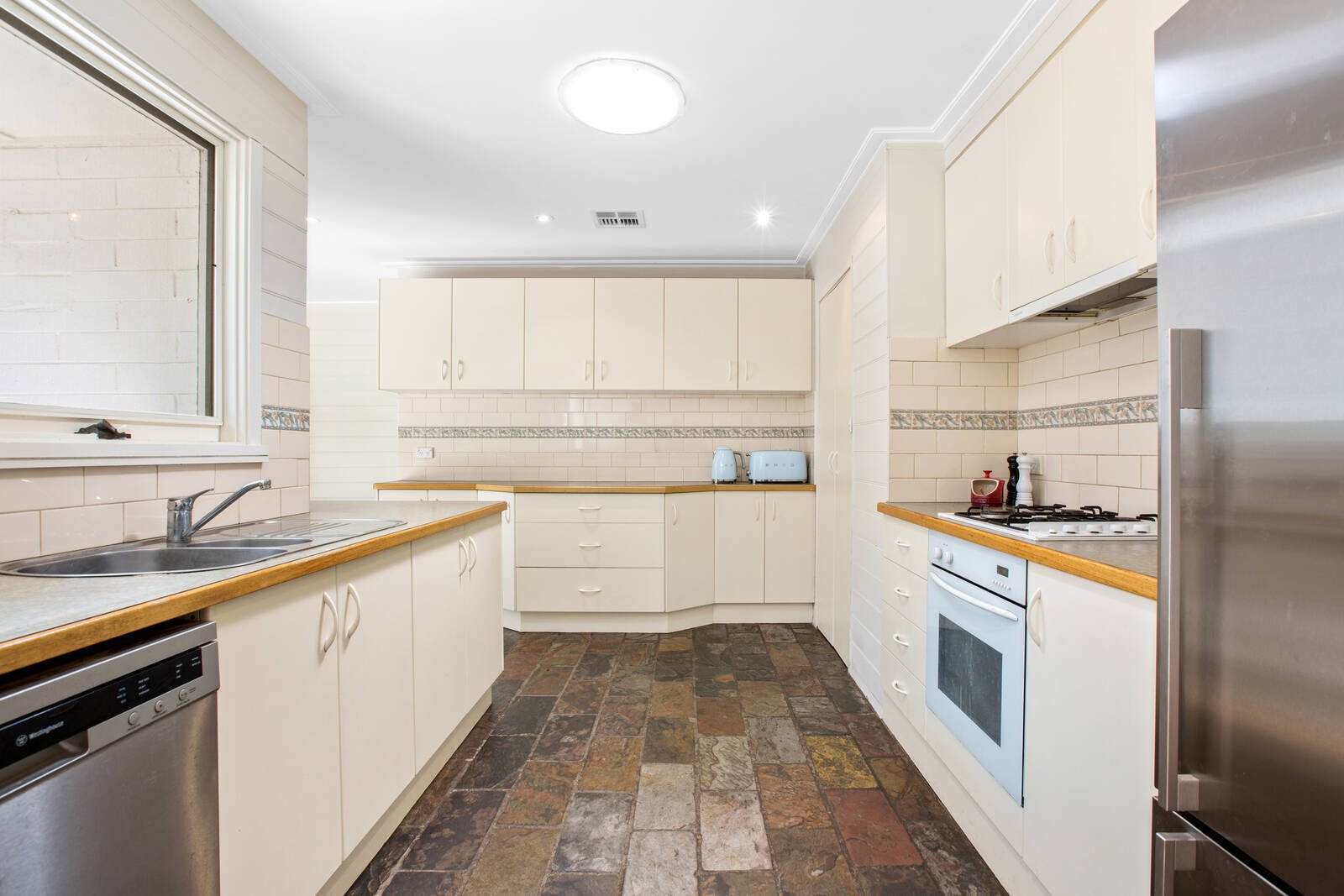 Property Gallery Thumbnail 3