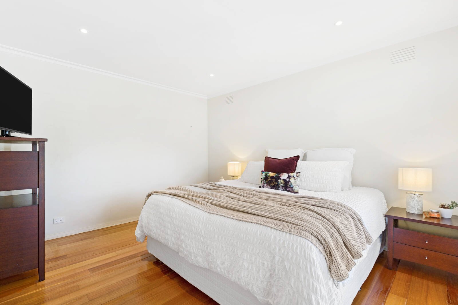 Property Gallery Thumbnail 7