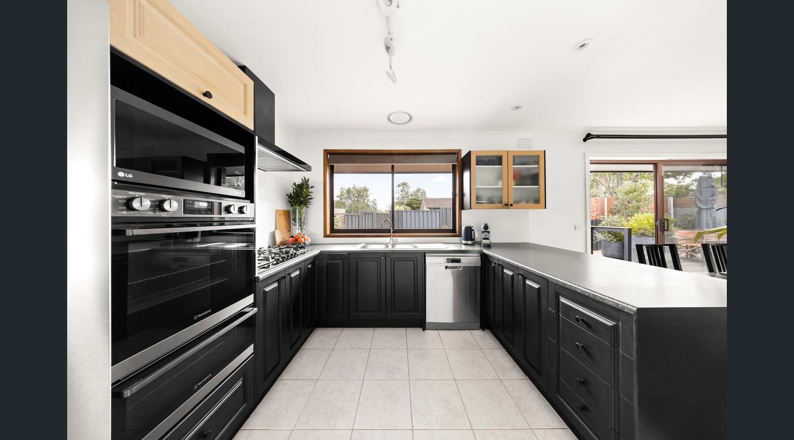 19 Amesbury Avenue, Wantirna image 2