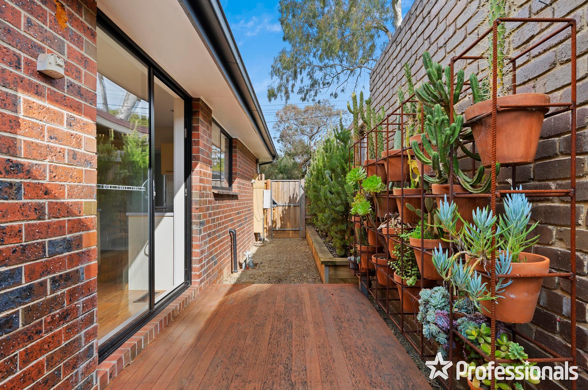 1/9 Arkarra Court, Mooroolbark image 9
