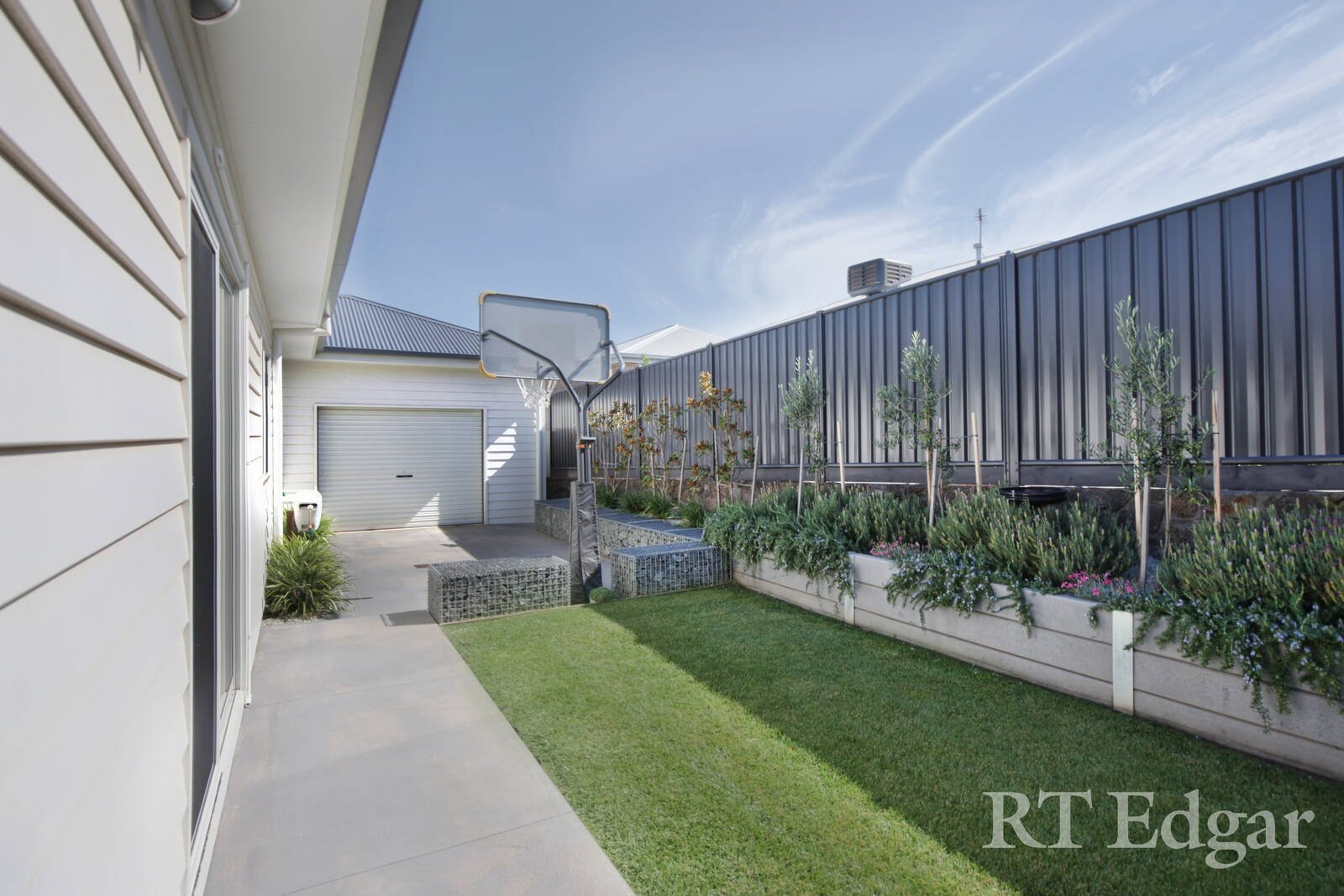 Property Gallery Thumbnail 14