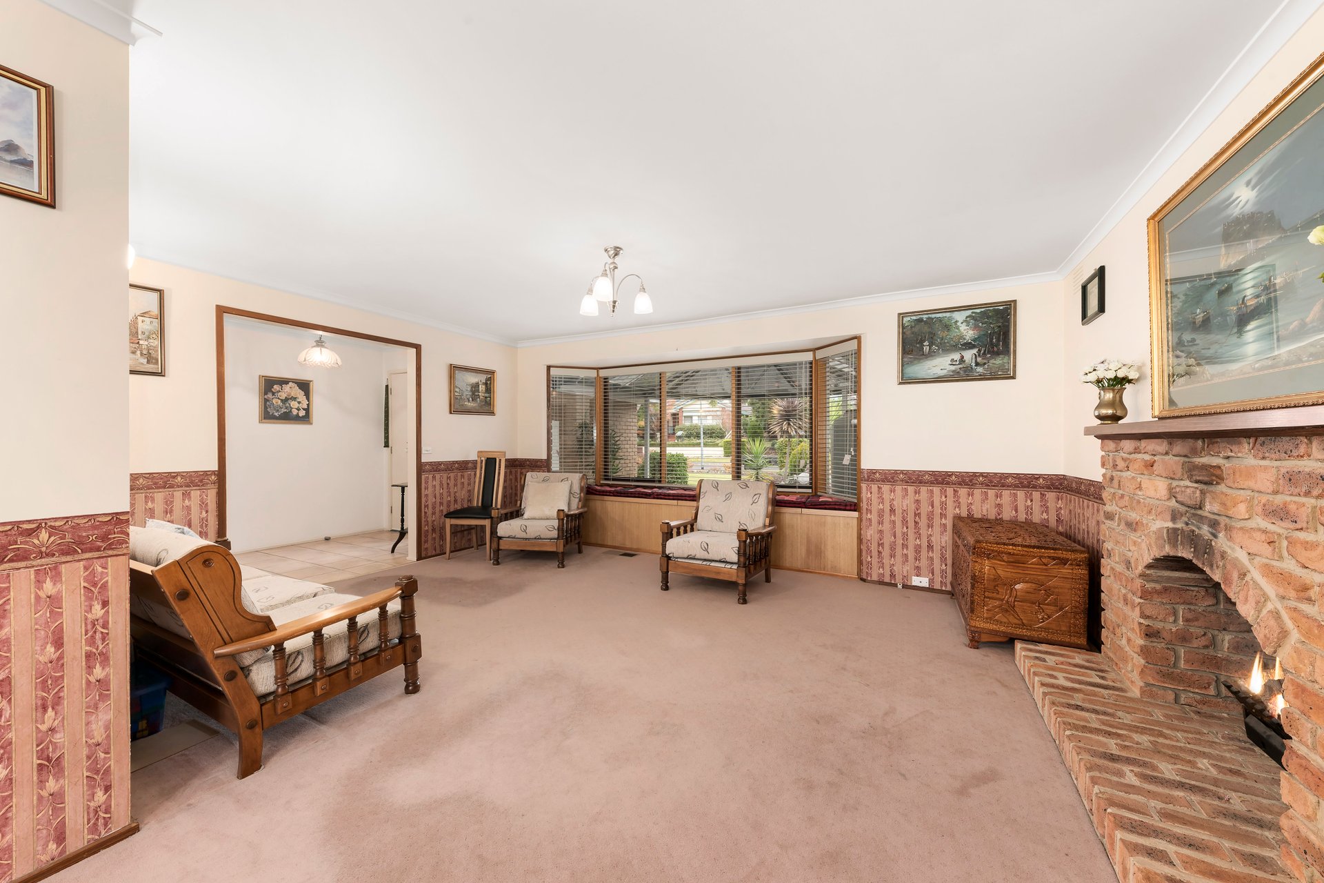 19 Aston Heath, Glen Waverley image 2