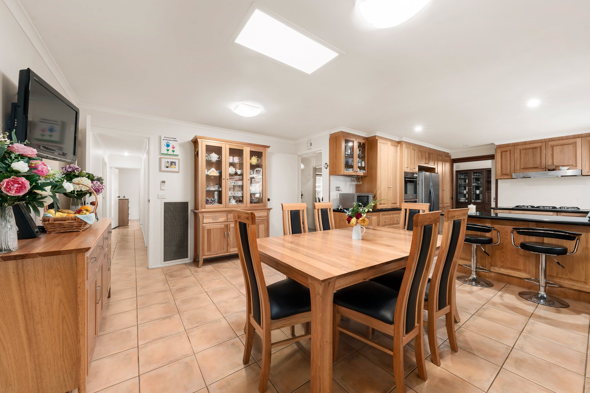 19 Aston Heath, Glen Waverley image 6