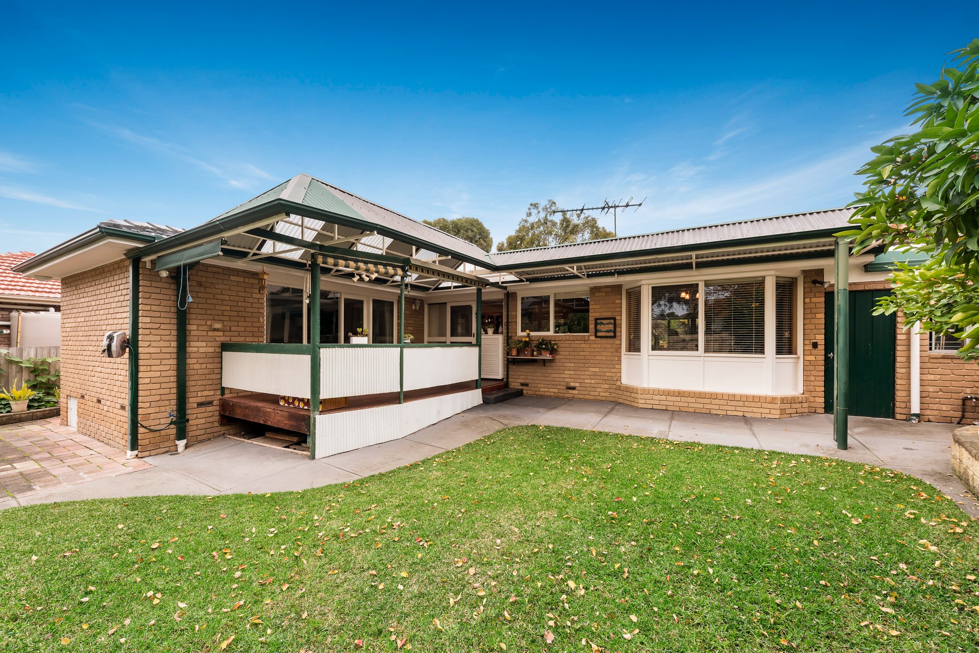 19 Aston Heath, Glen Waverley image 10