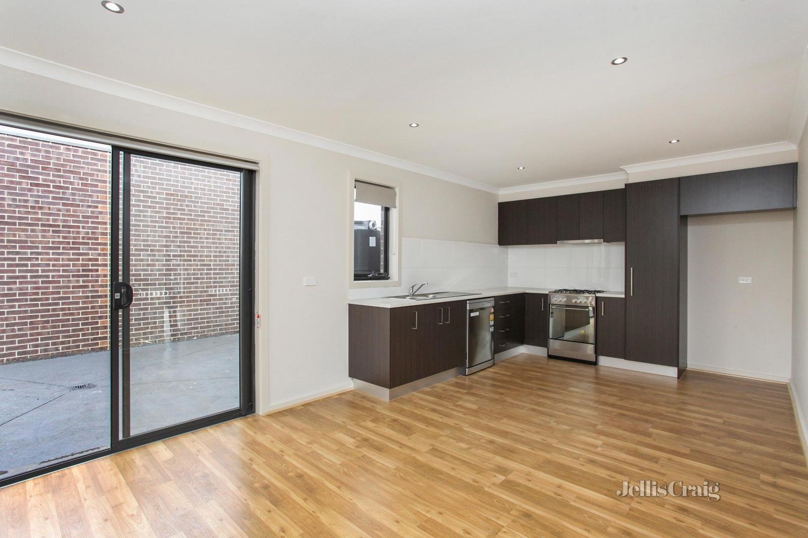 1/9 Balmoral Street, Braybrook image 4