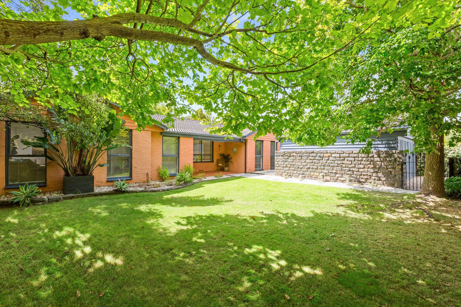 Property Gallery Thumbnail 8