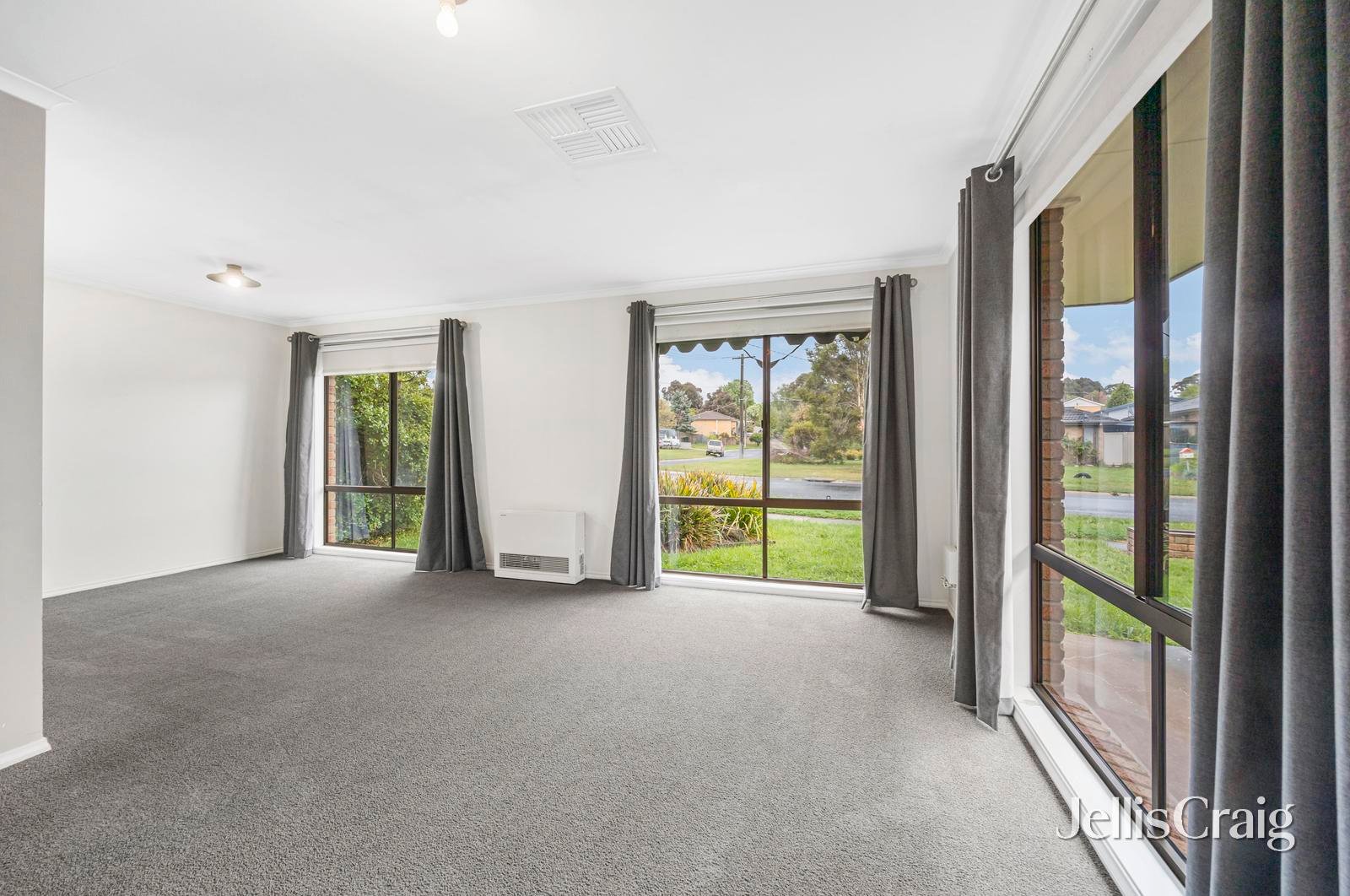 19 Bradby Avenue, Mount Clear image 3