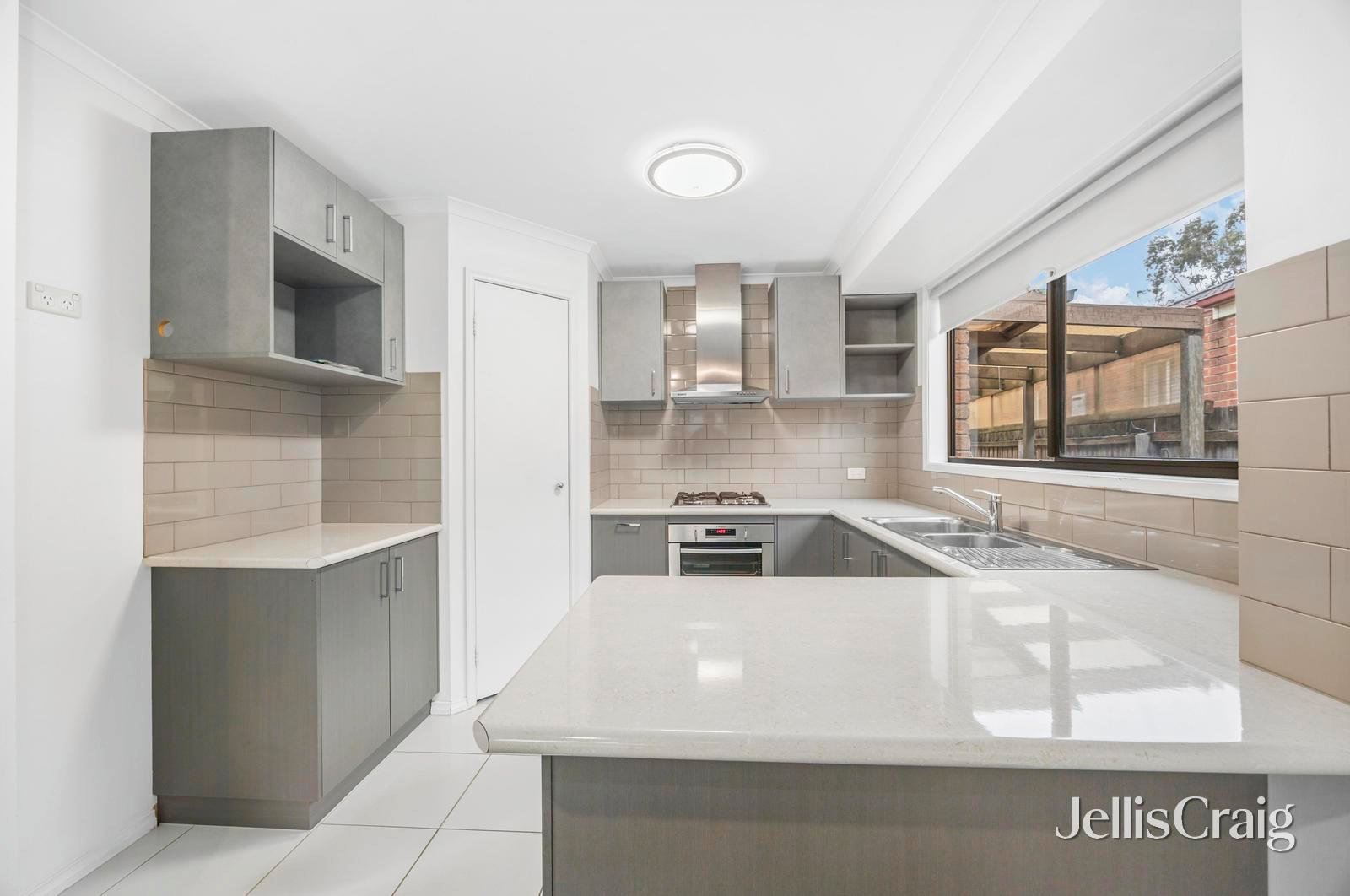 19 Bradby Avenue, Mount Clear image 2