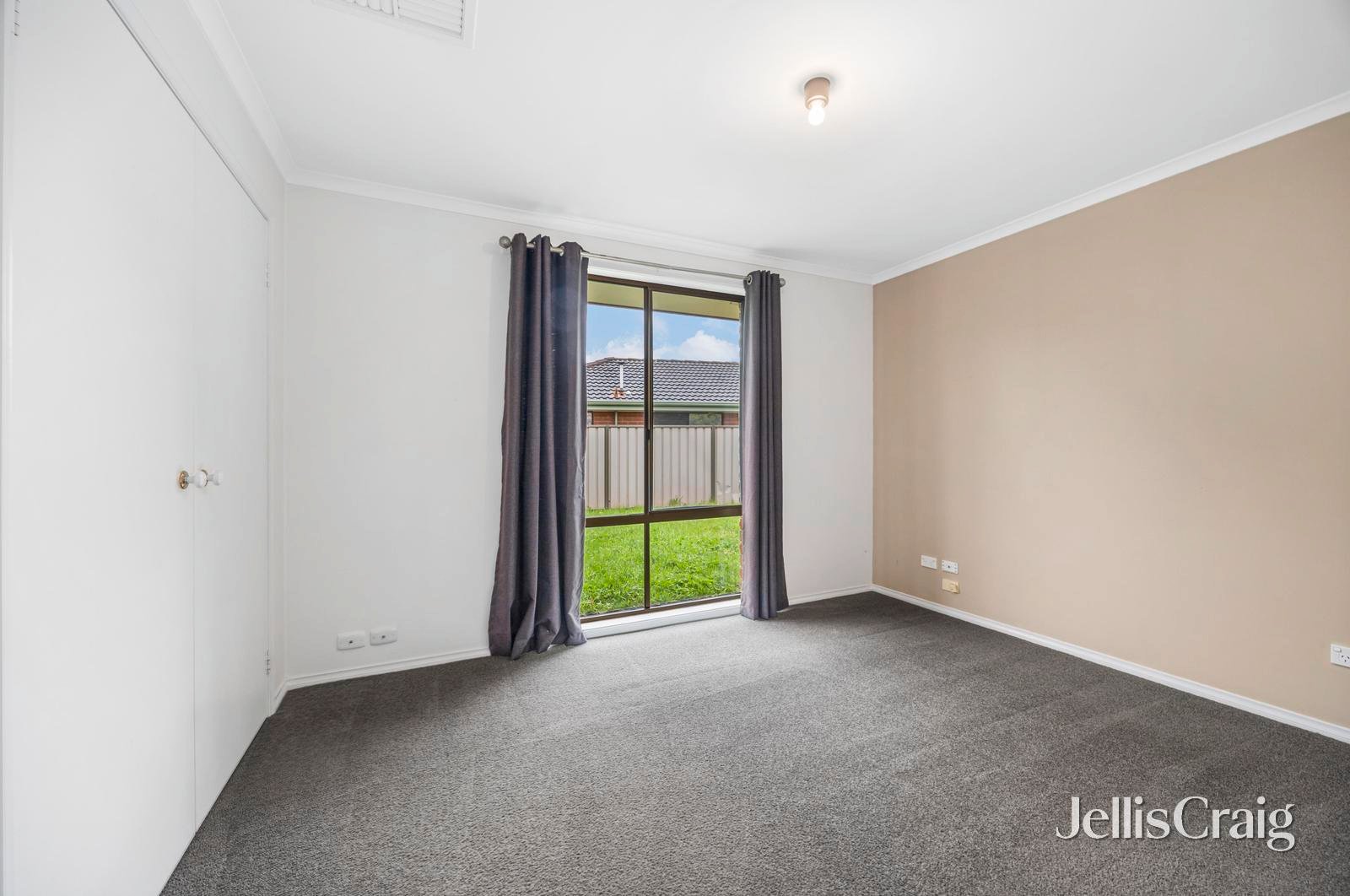 19 Bradby Avenue, Mount Clear image 6