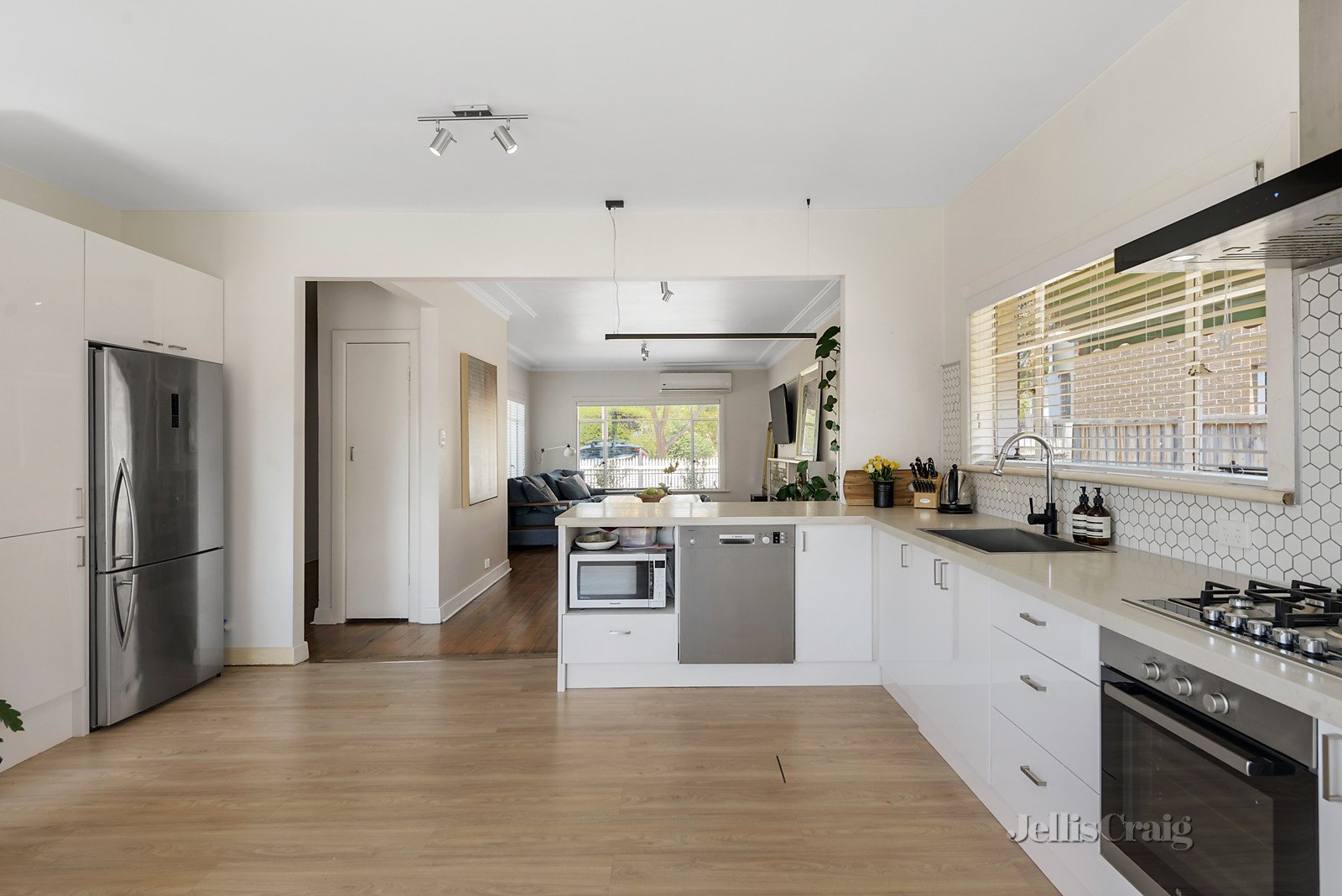 19 Brazeel Street, Blackburn South image 6