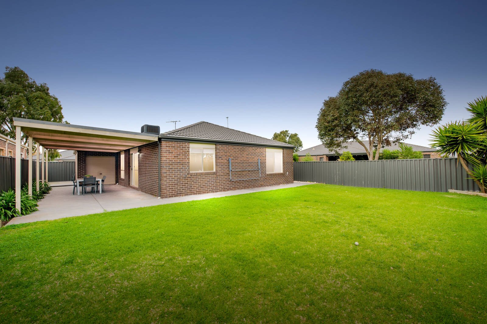 19 Brockwell Crescent Manor Lakes