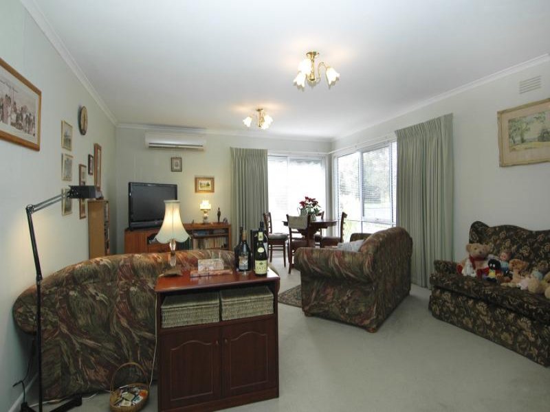 19 Cambra Road, Belmont image 2
