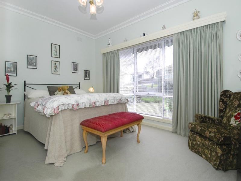 19 Cambra Road, Belmont image 5