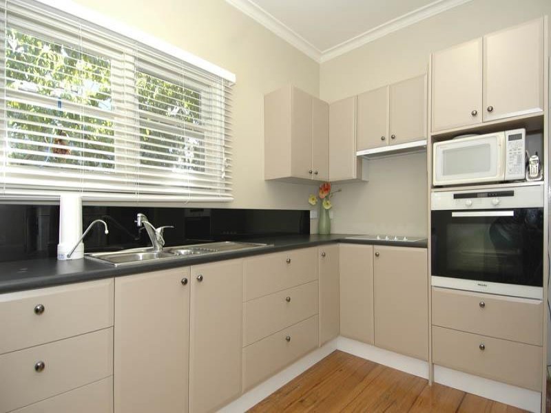 19 Camden Road, Newtown image 2