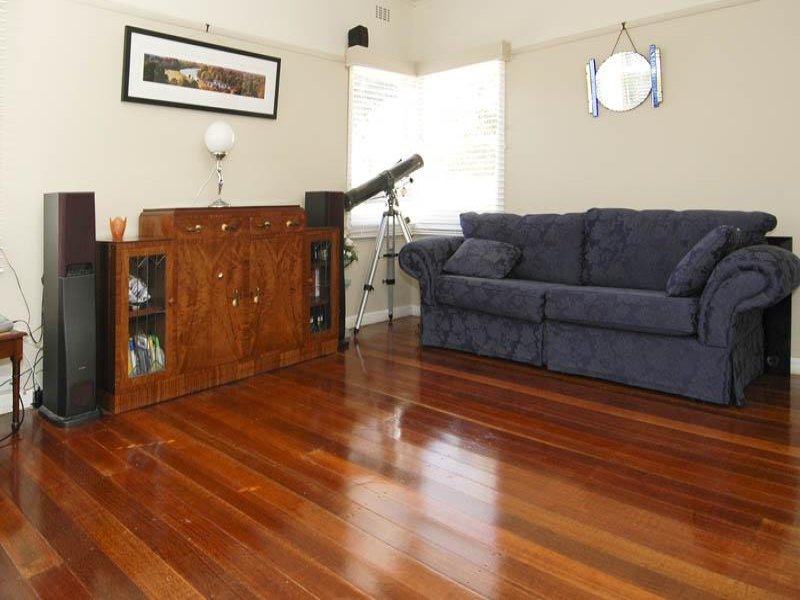 19 Camden Road, Newtown image 3