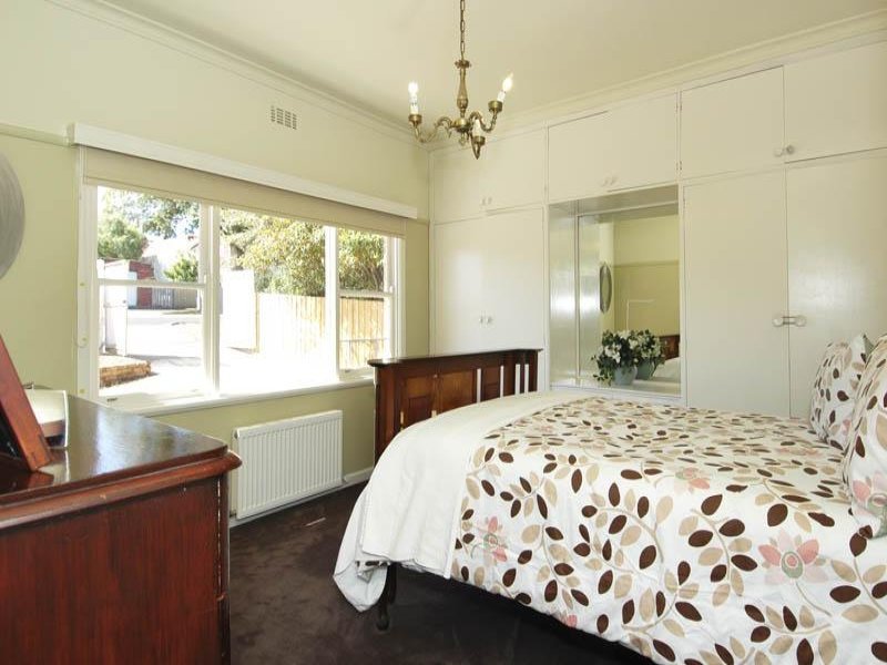 19 Camden Road, Newtown image 5