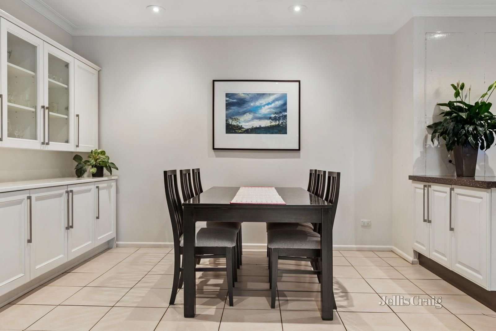 19 Carlyle Crescent, Mont Albert image 5