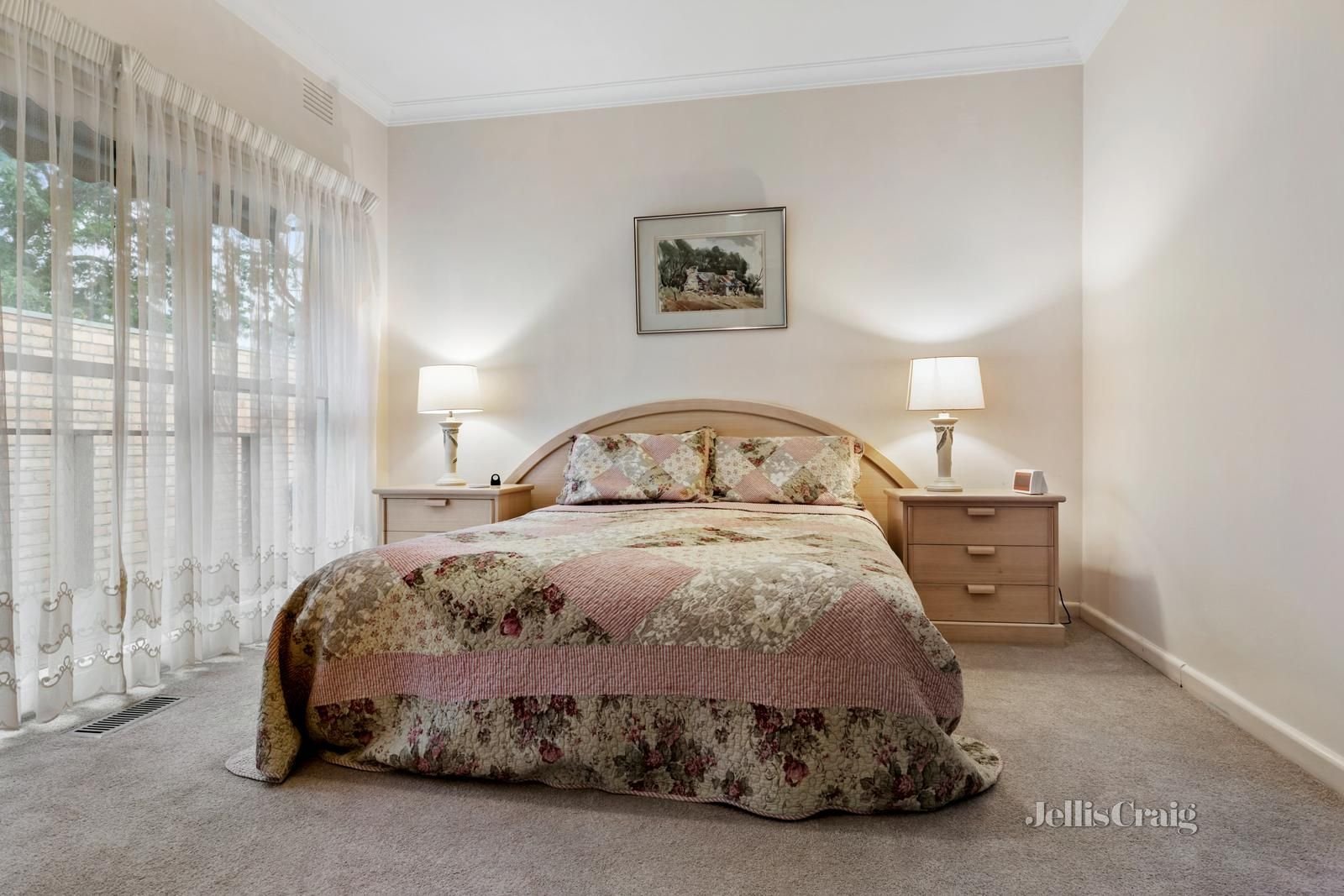 19 Carlyle Crescent, Mont Albert image 7