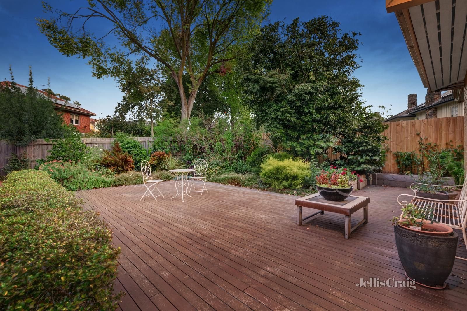 19 Carlyle Crescent, Mont Albert image 13