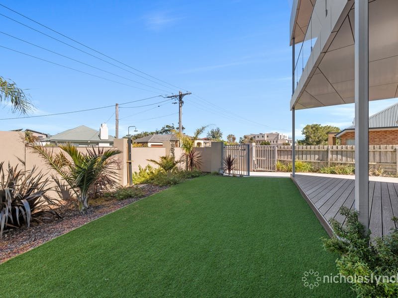 Property Gallery Thumbnail 9