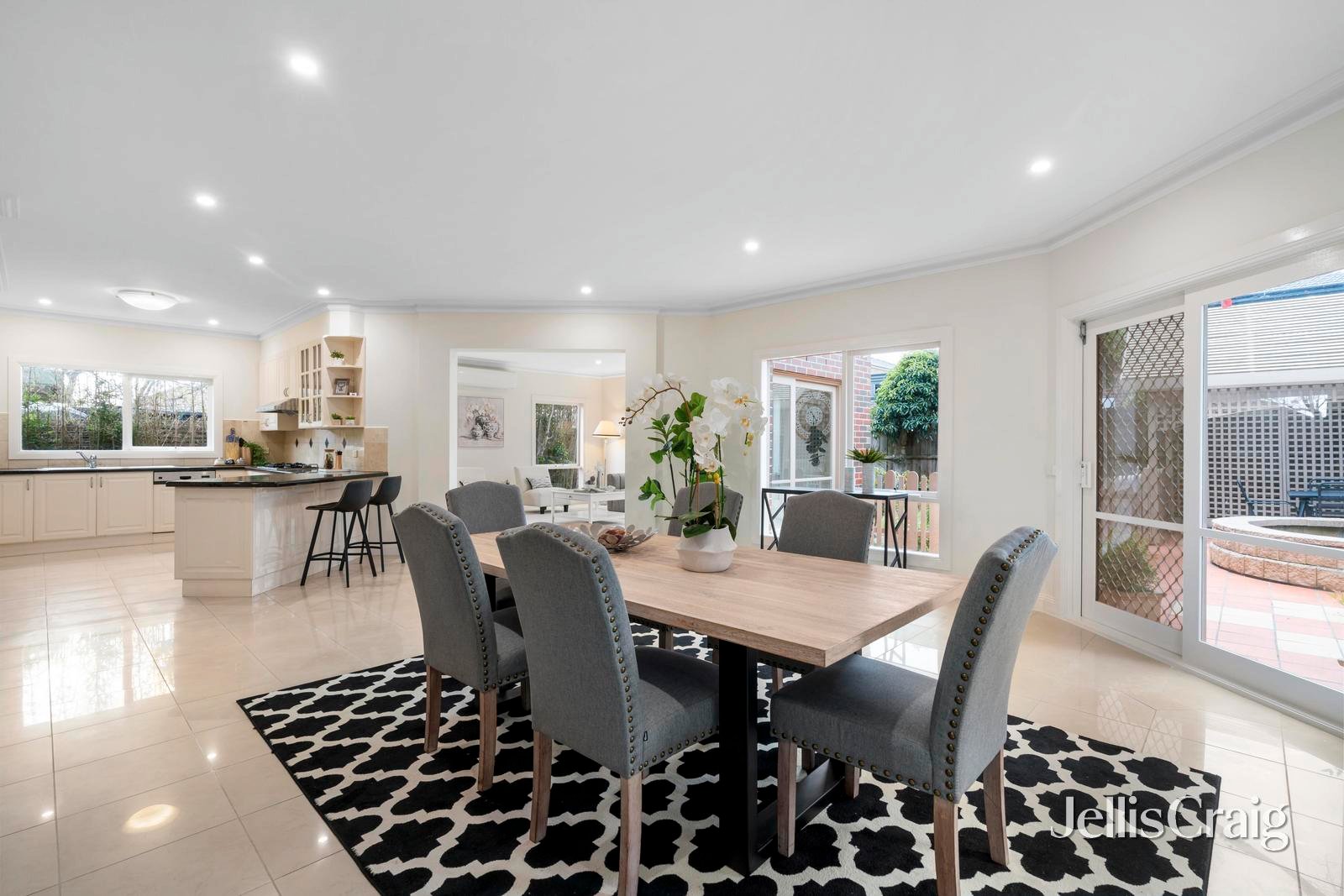 19 Charlton Street, Mount&nbsp;Waverley image 4