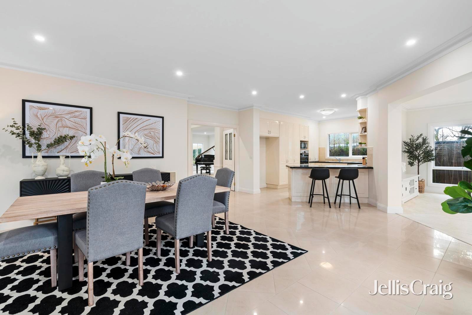 19 Charlton Street, Mount&nbsp;Waverley image 5