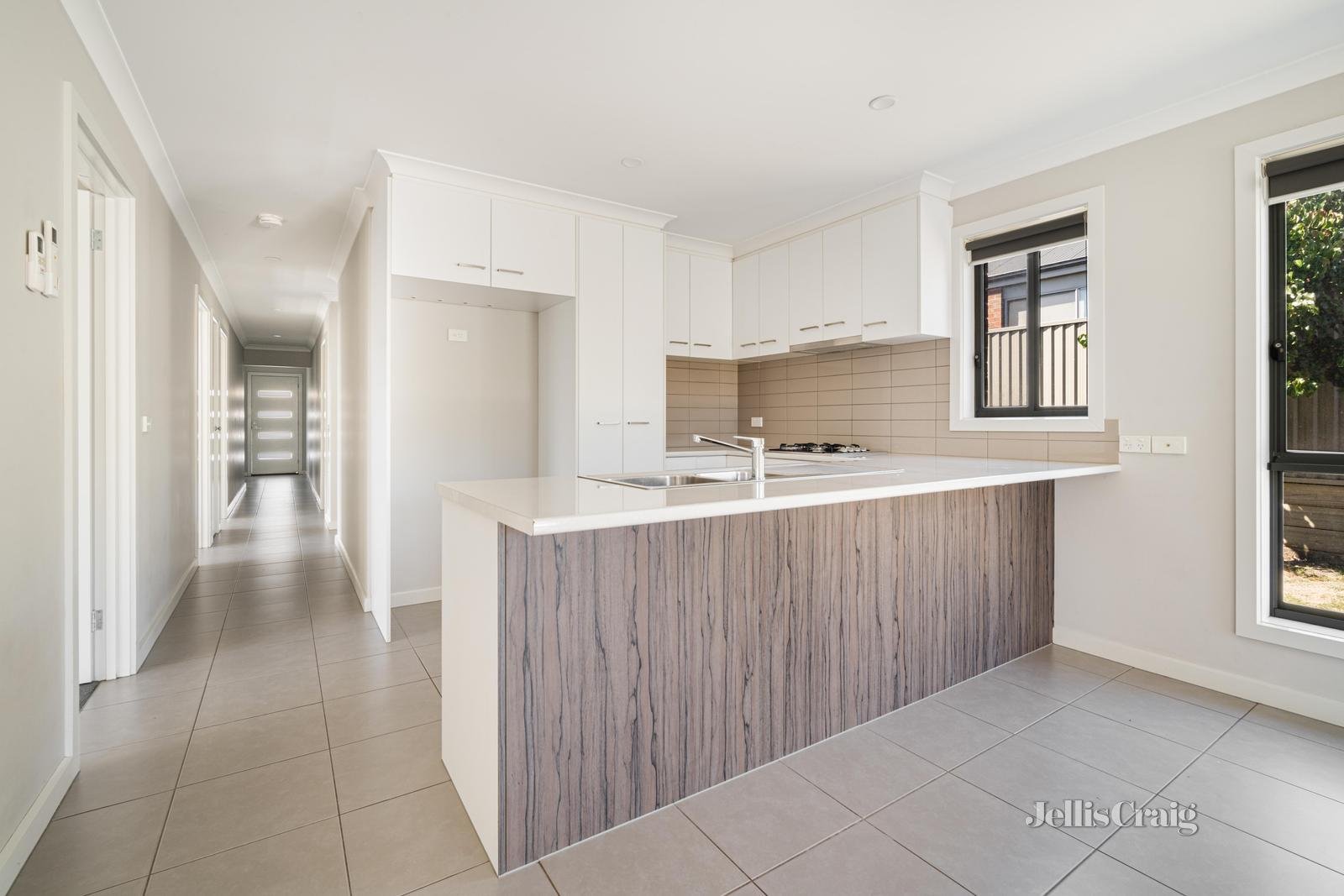 19 Chiara Court, Brown Hill image 2