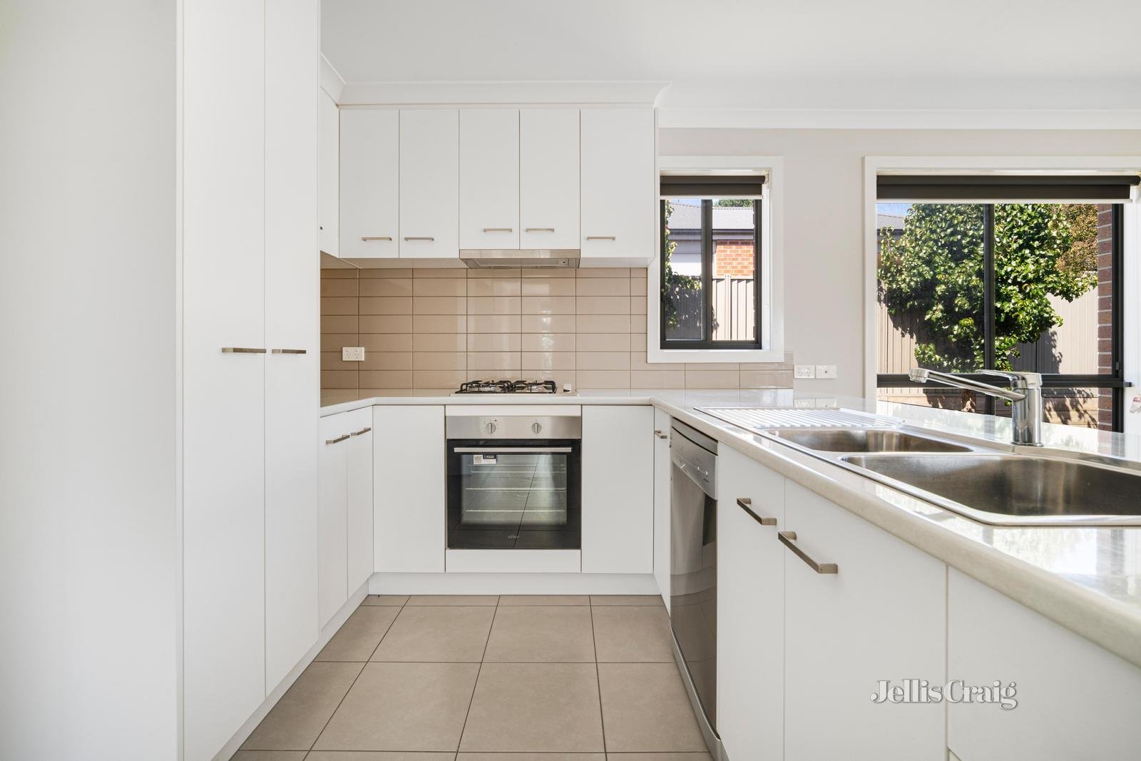 19 Chiara Court, Brown Hill image 3