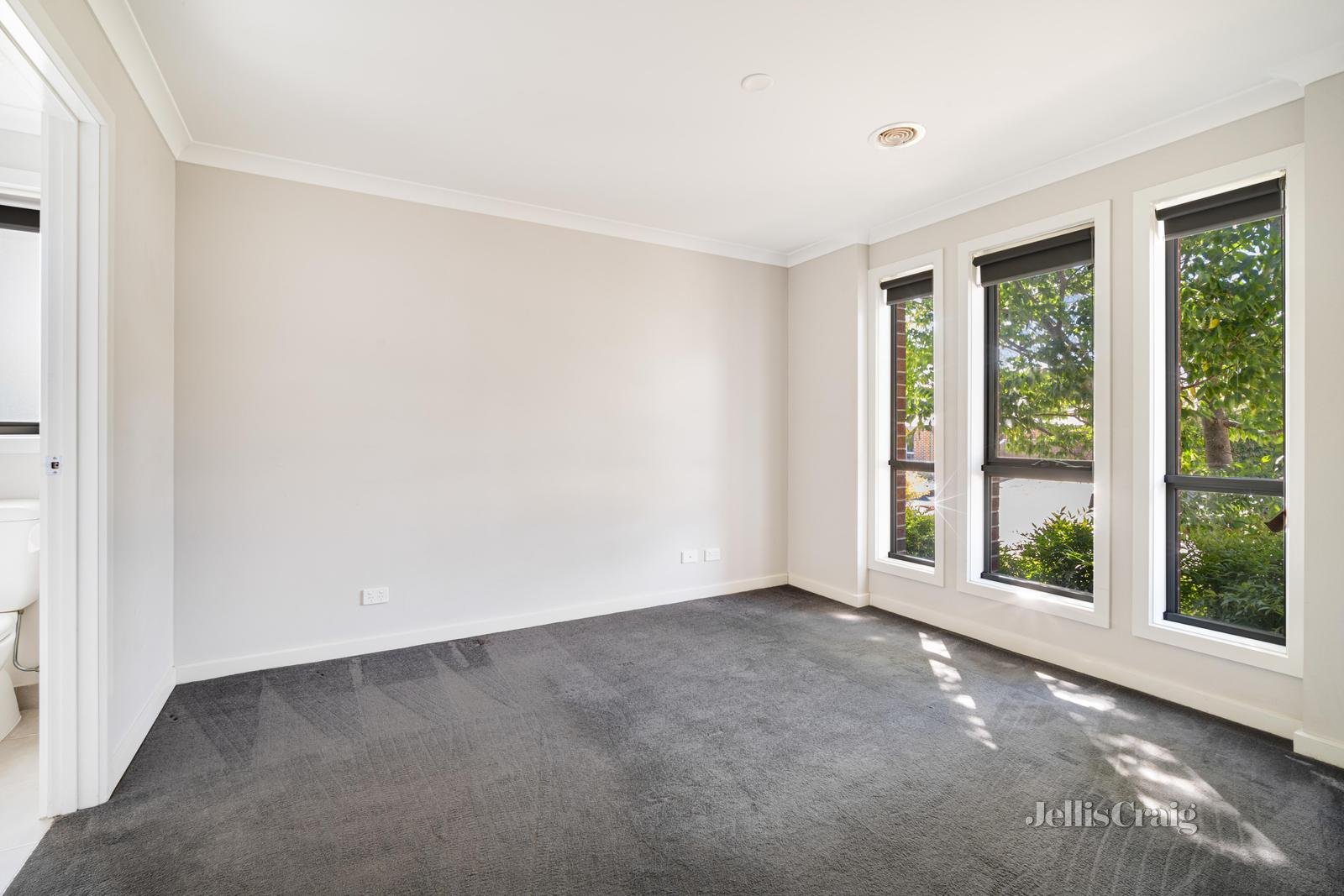 19 Chiara Court, Brown Hill image 7