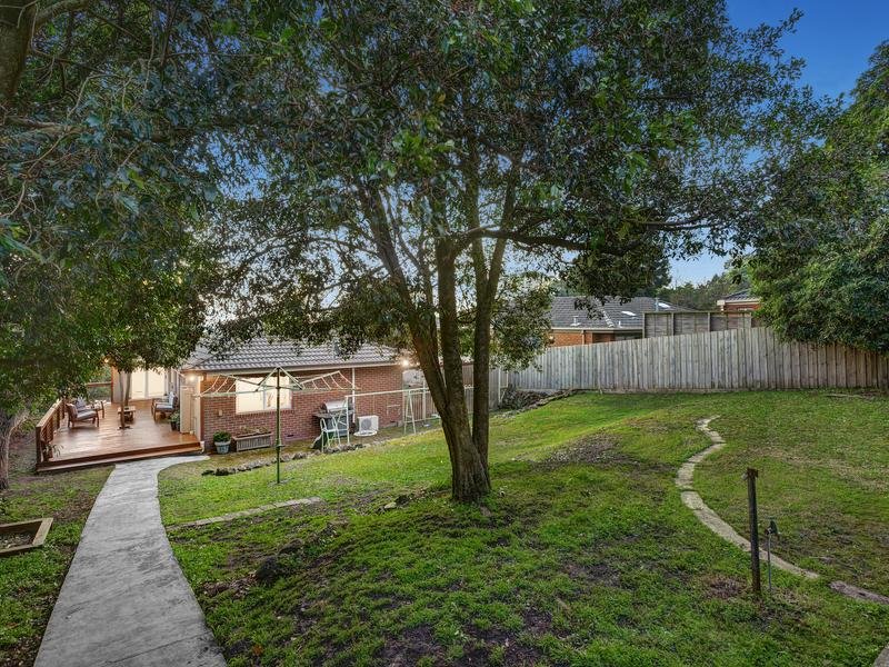 19 Chinook Crescent, Mooroolbark image 10