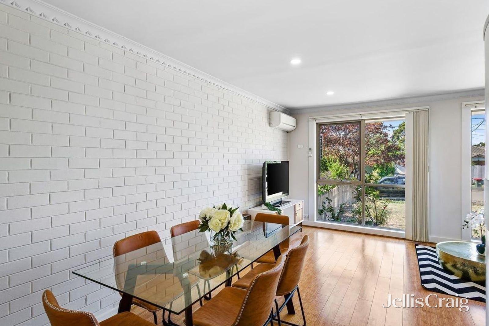 1/9 Chivers Avenue, Glen Waverley image 3
