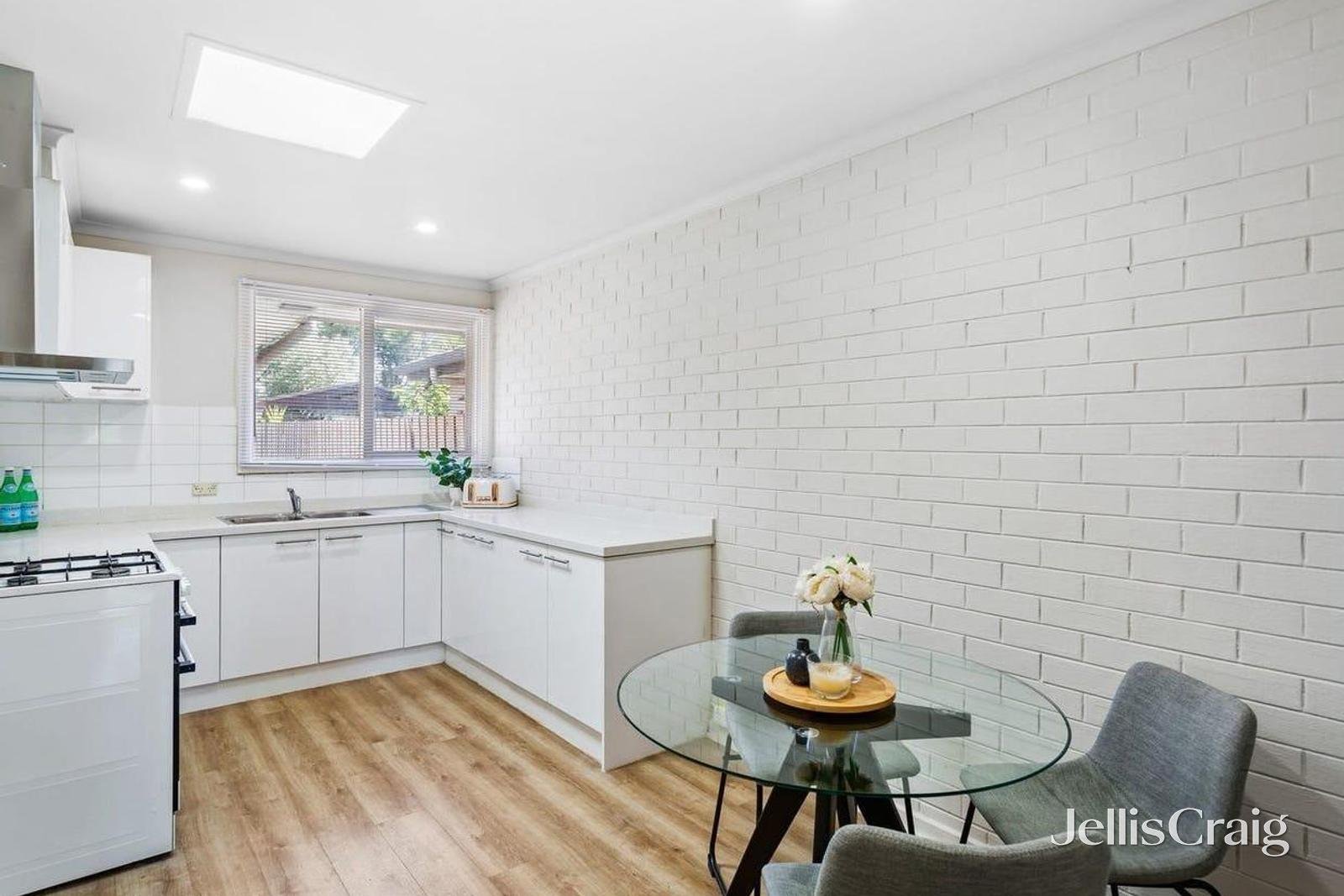 1/9 Chivers Avenue, Glen Waverley image 7