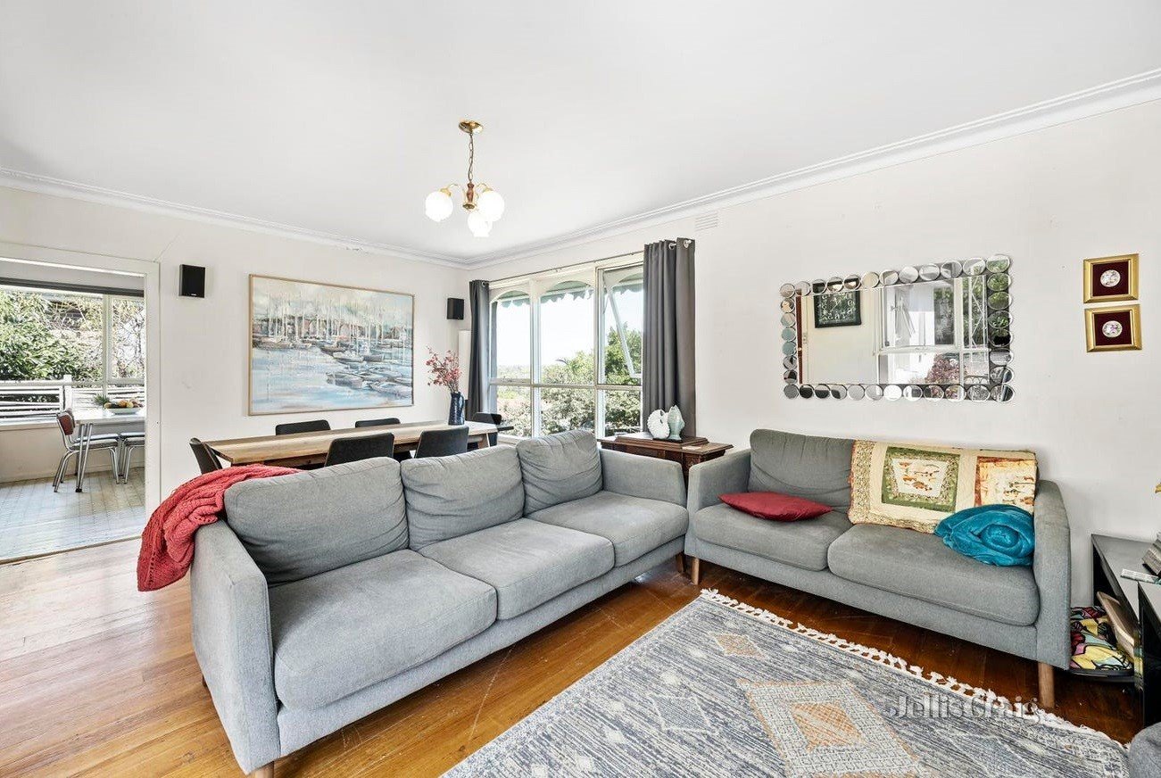 19 Church Road, Doncaster image 2