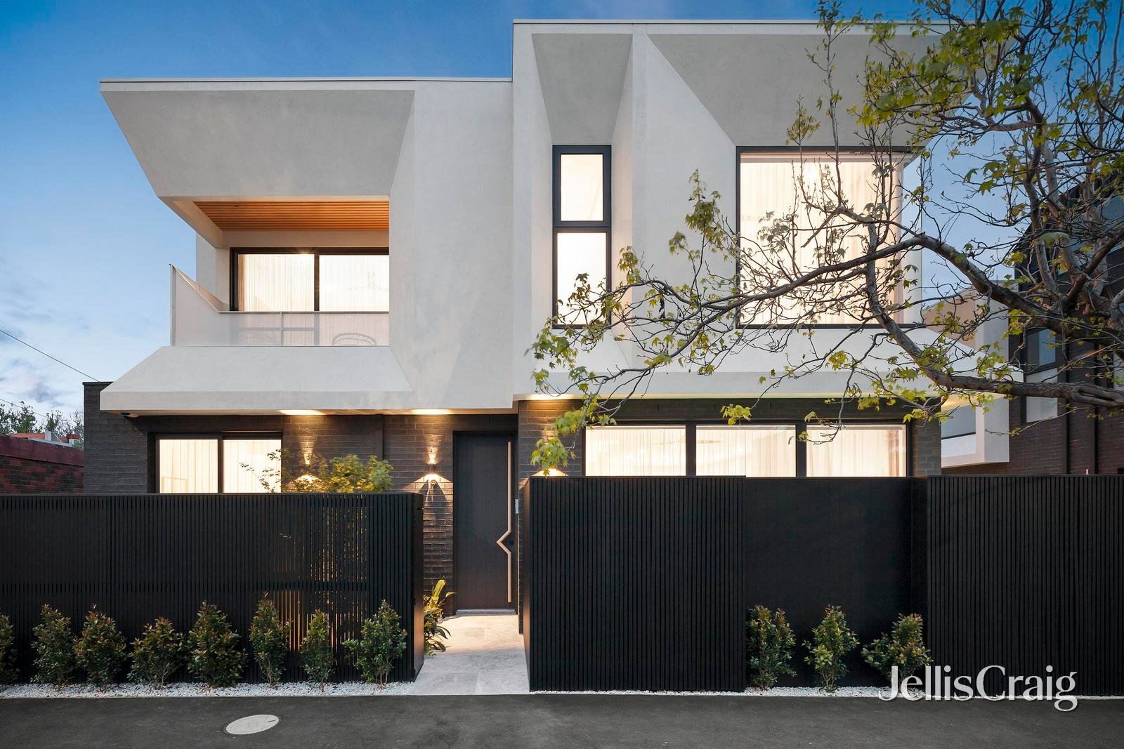 19 Coleridge Street, Elwood image 2