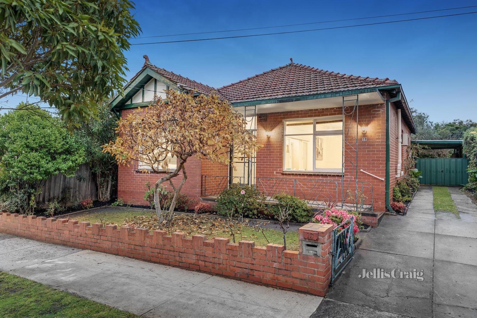 19 Crewe Road, Hughesdale image 1