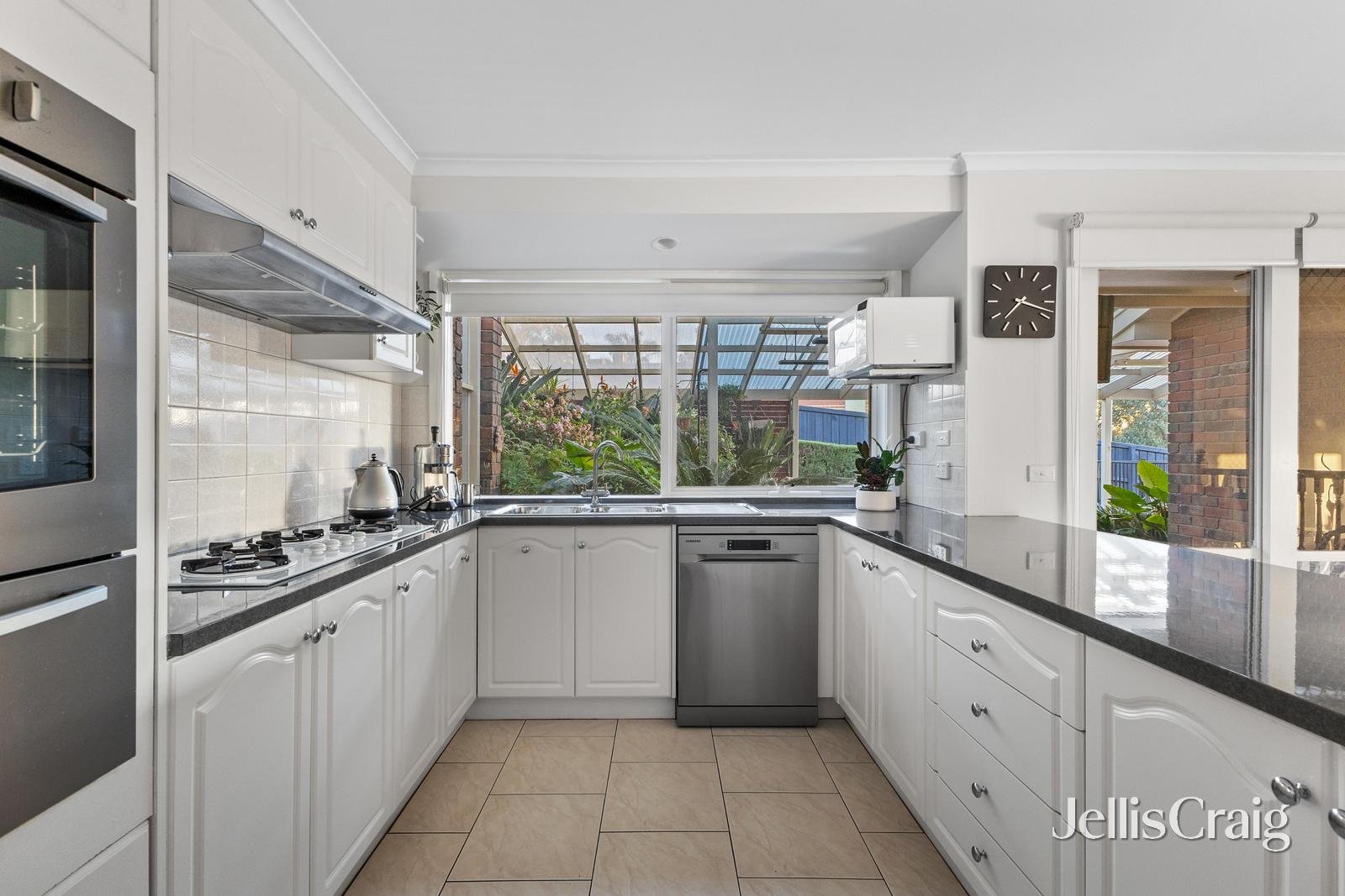 19 Dandallo Drive, Eltham image 6