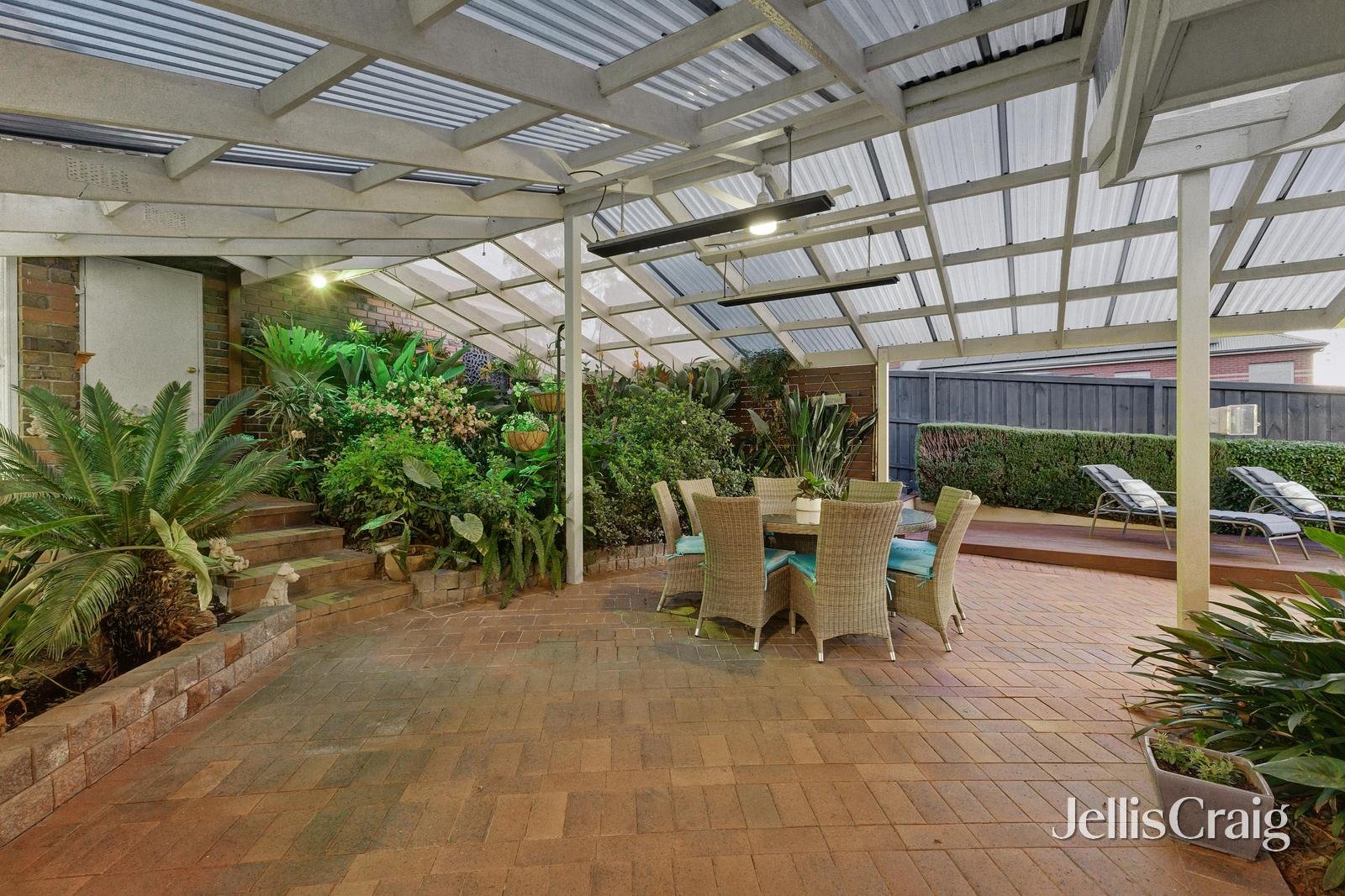 19 Dandallo Drive, Eltham image 14