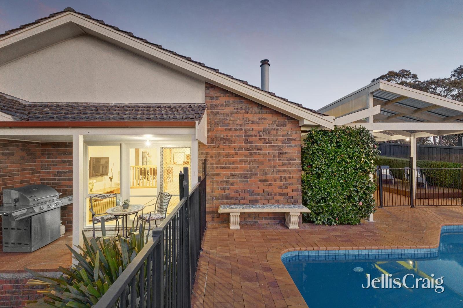 19 Dandallo Drive, Eltham image 15