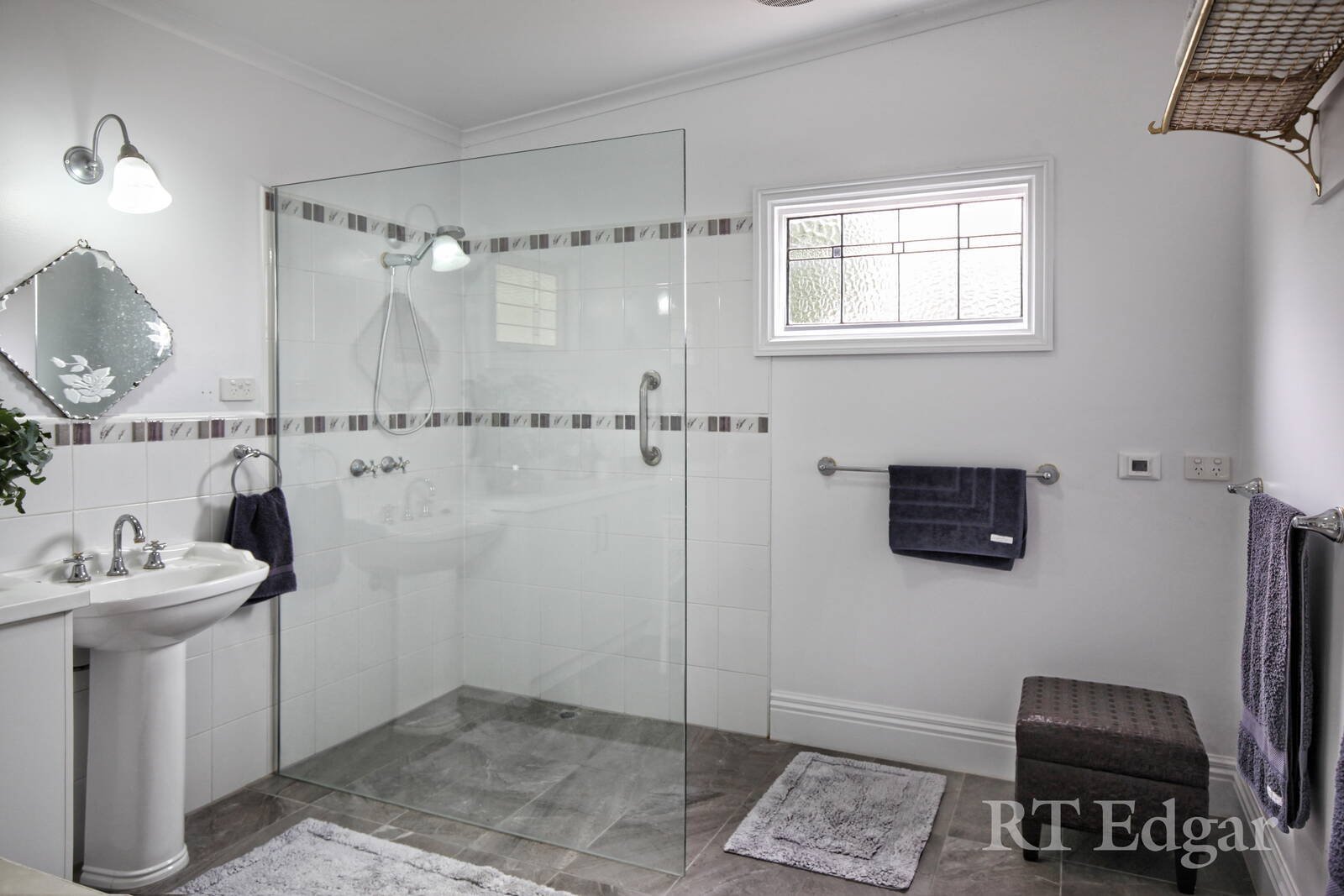 Property Gallery Thumbnail 13