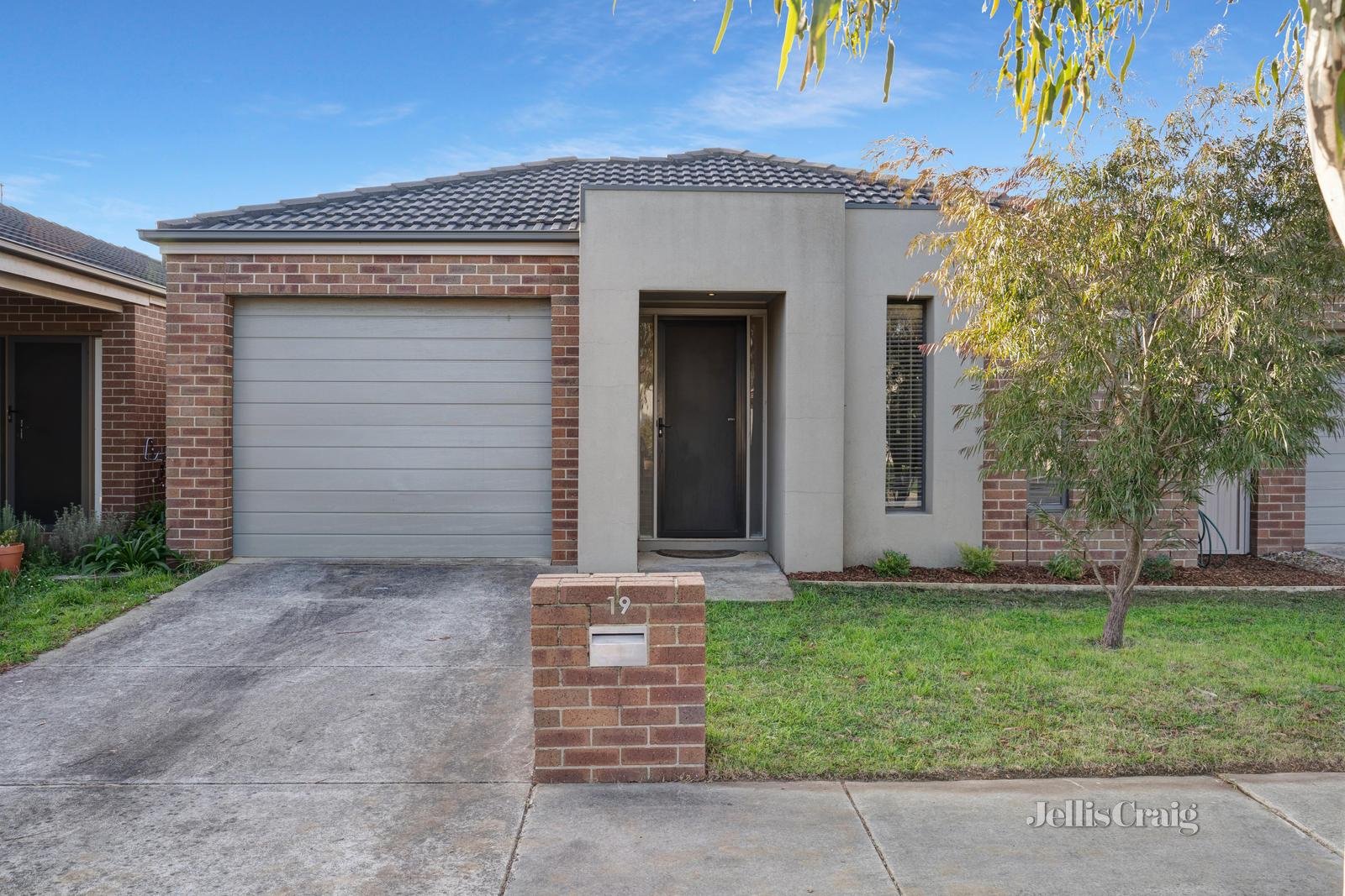 19 Echo Place, Alfredton image 1