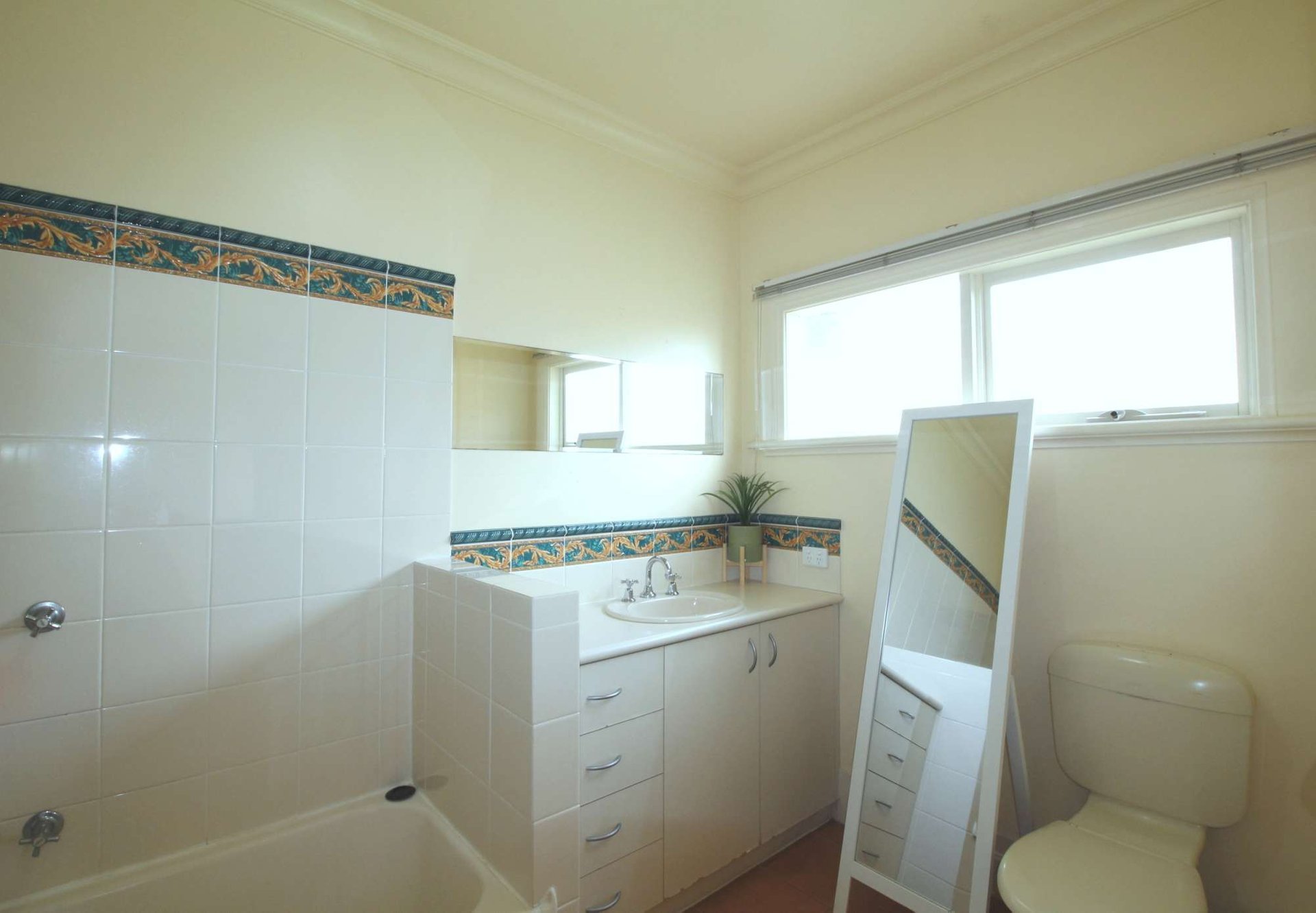 19 Elizabeth Street, Geelong West image 5