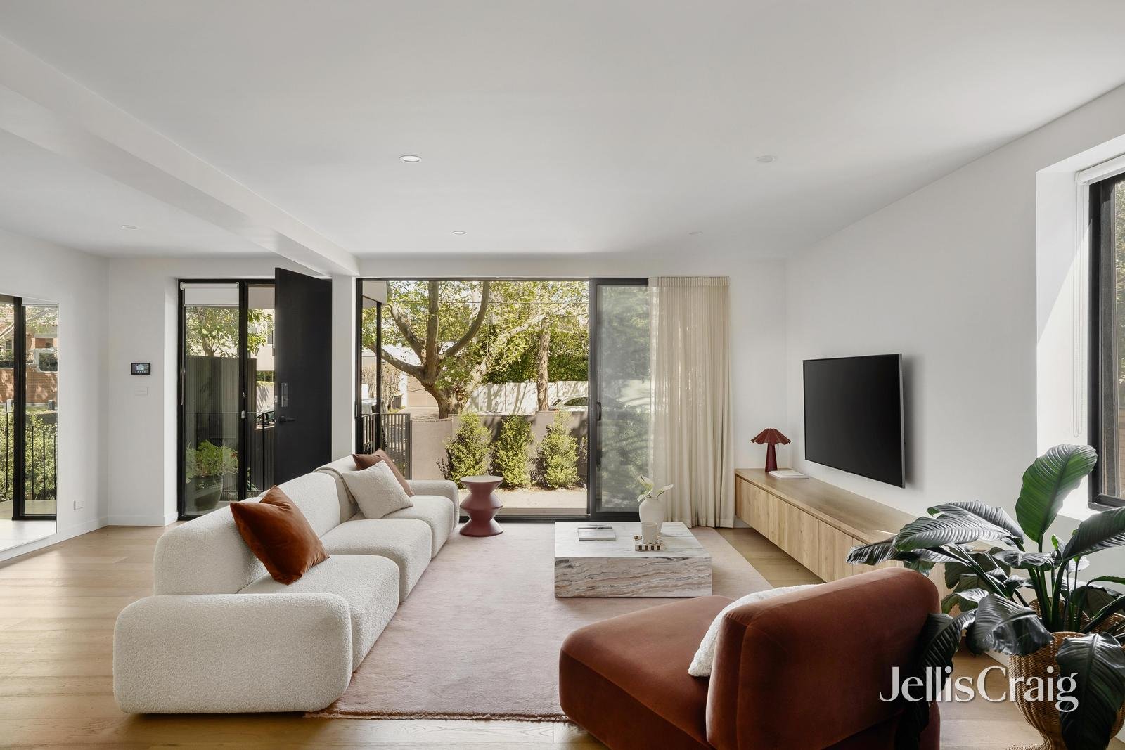 19 Embling Road, Malvern image 1