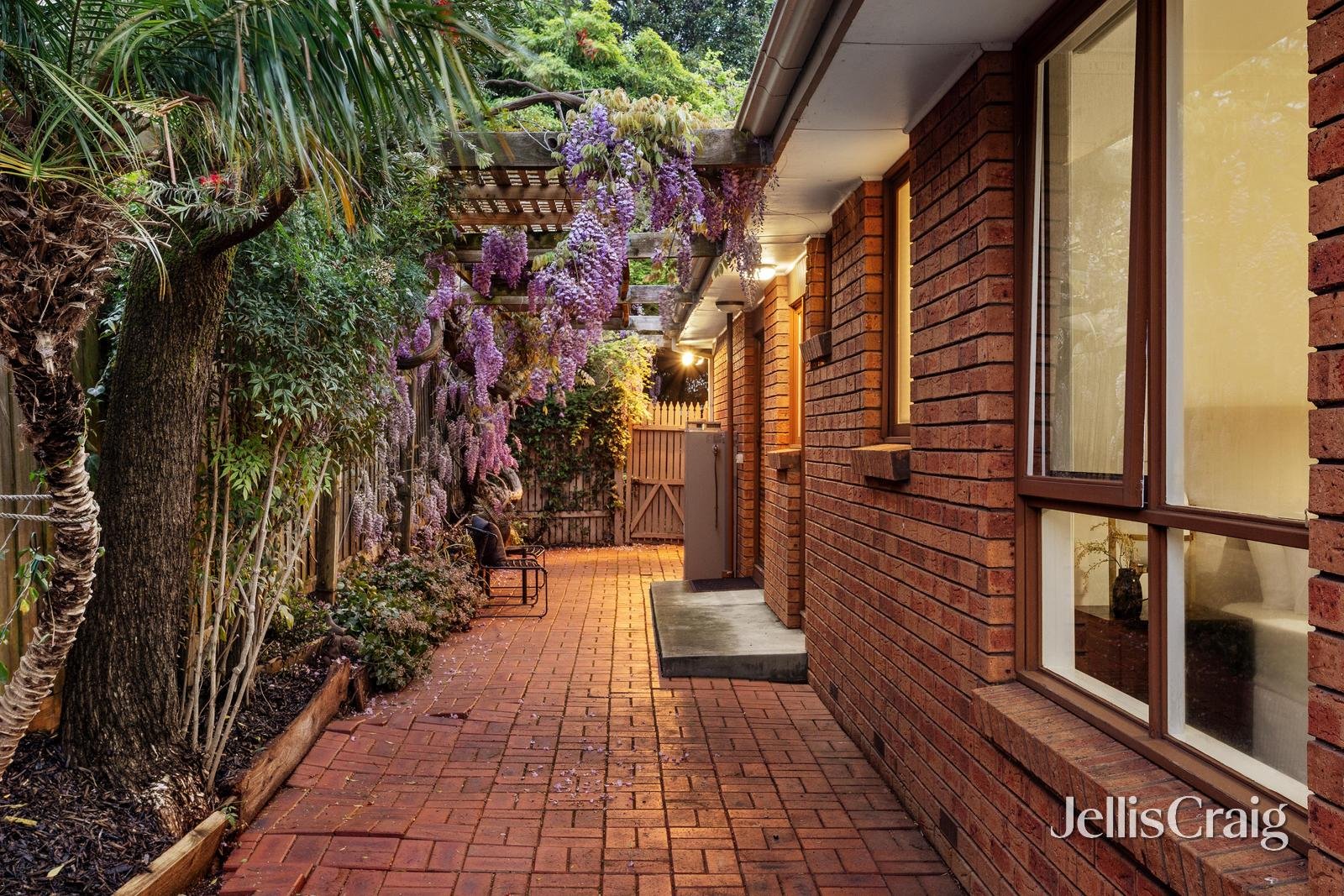 1/9 Essex Road, Surrey&nbsp;Hills image 3