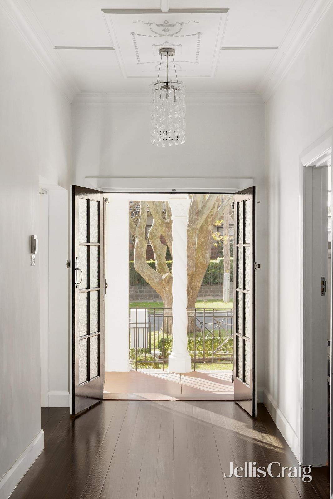 19 Fairy Street, Ivanhoe image 3
