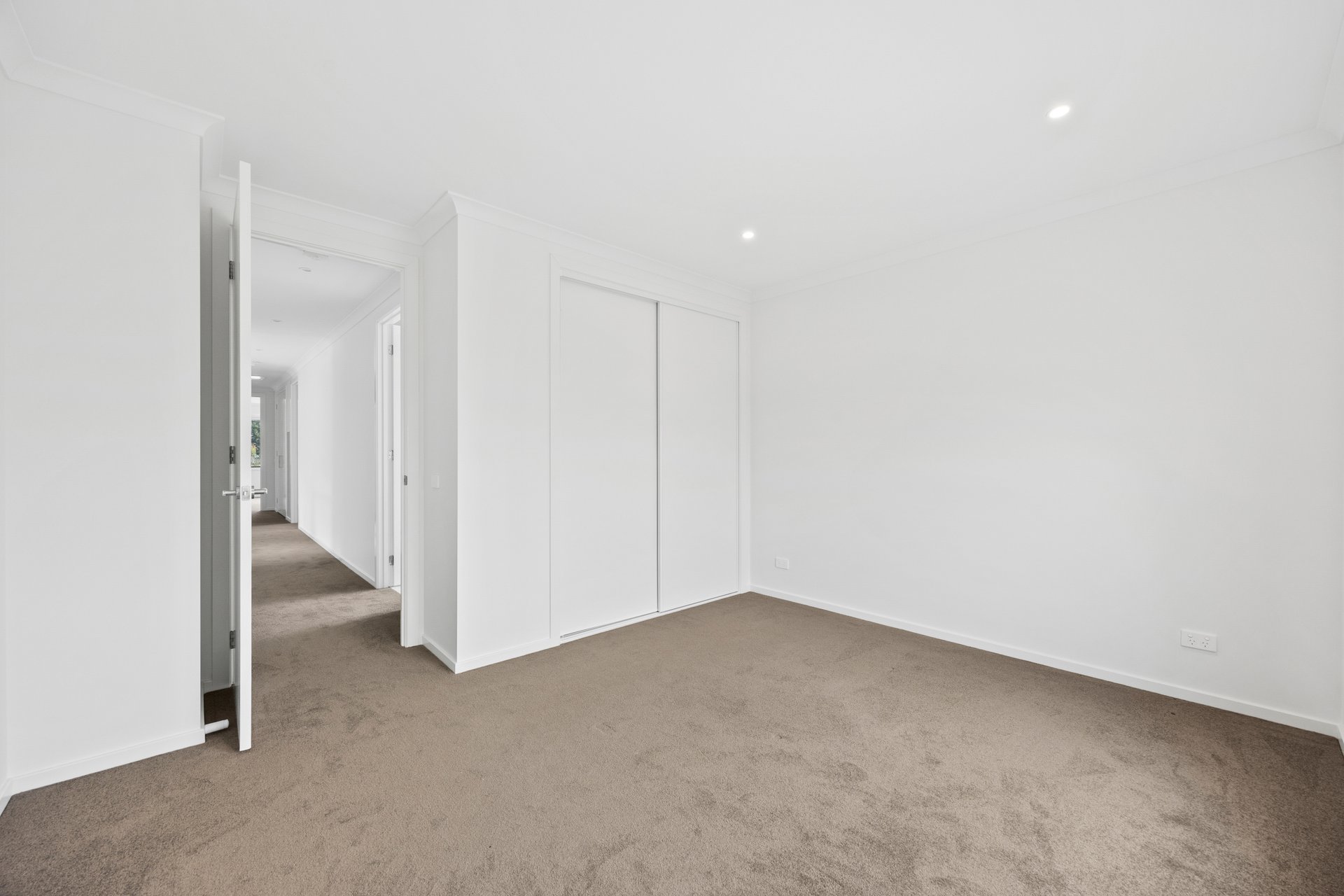 1/9 Farleigh Avenue, Burwood image 13