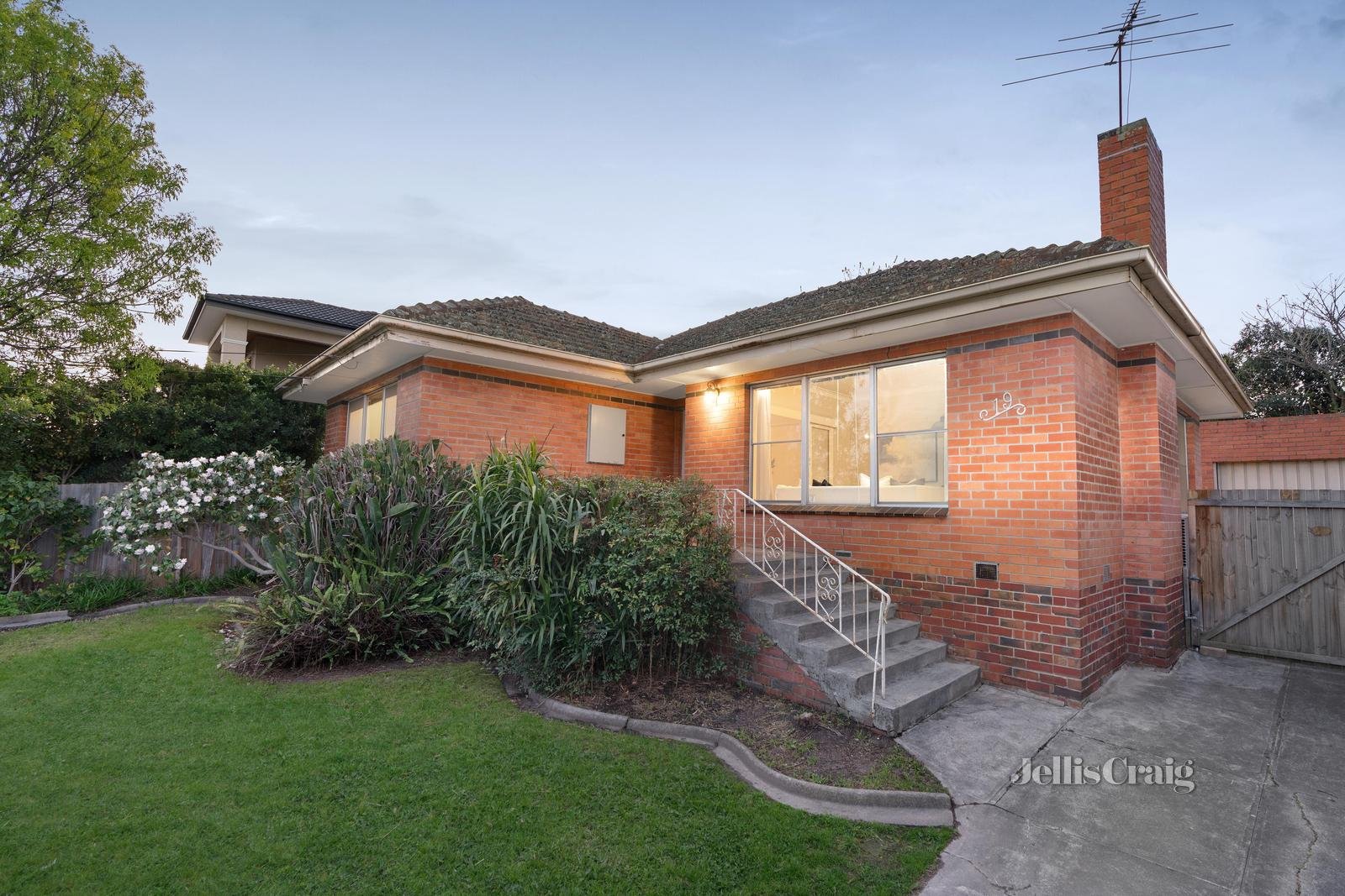 19 Frederick Street, Bulleen image 1